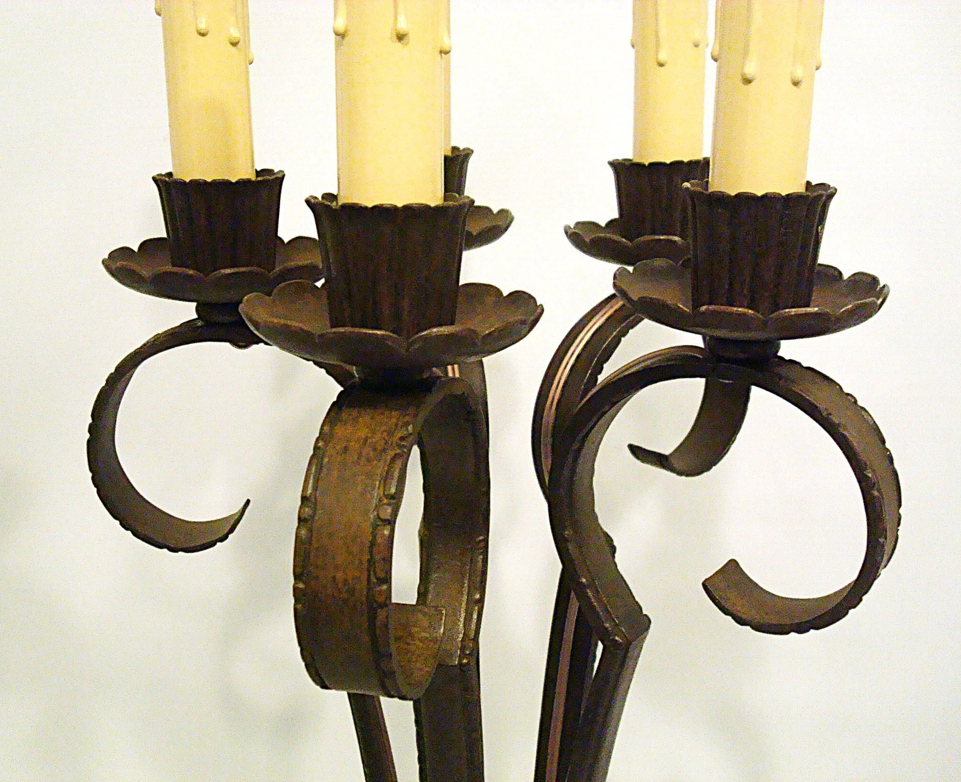 Paire de lampes de table en fer forgé Edgar Brandt. The S.S France en vente 2