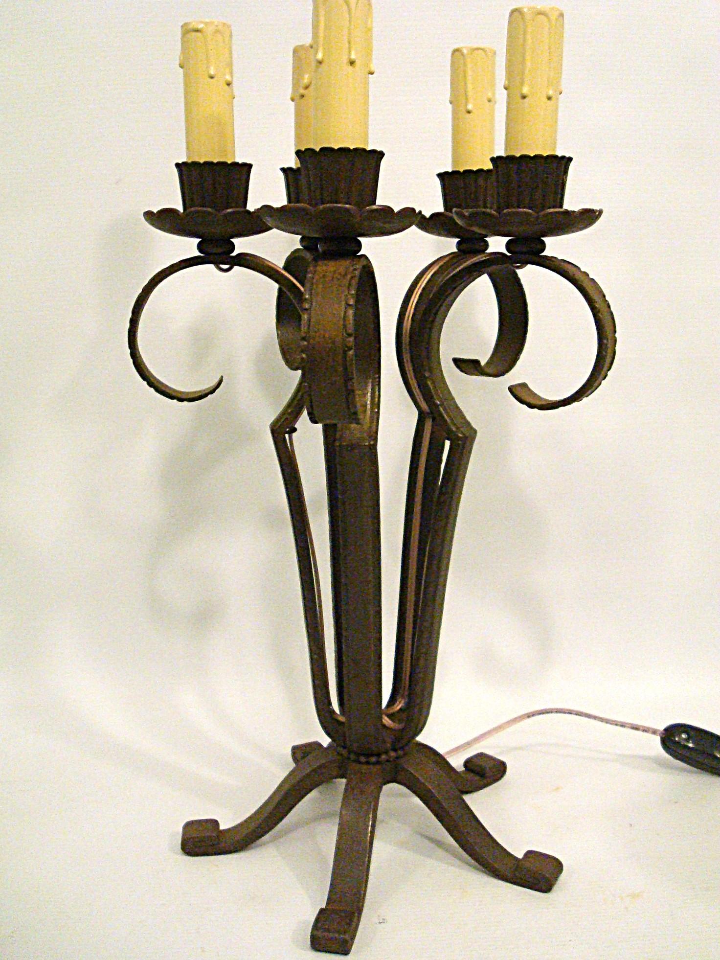 Paire de lampes de table en fer forgé Edgar Brandt. The S.S France en vente 3