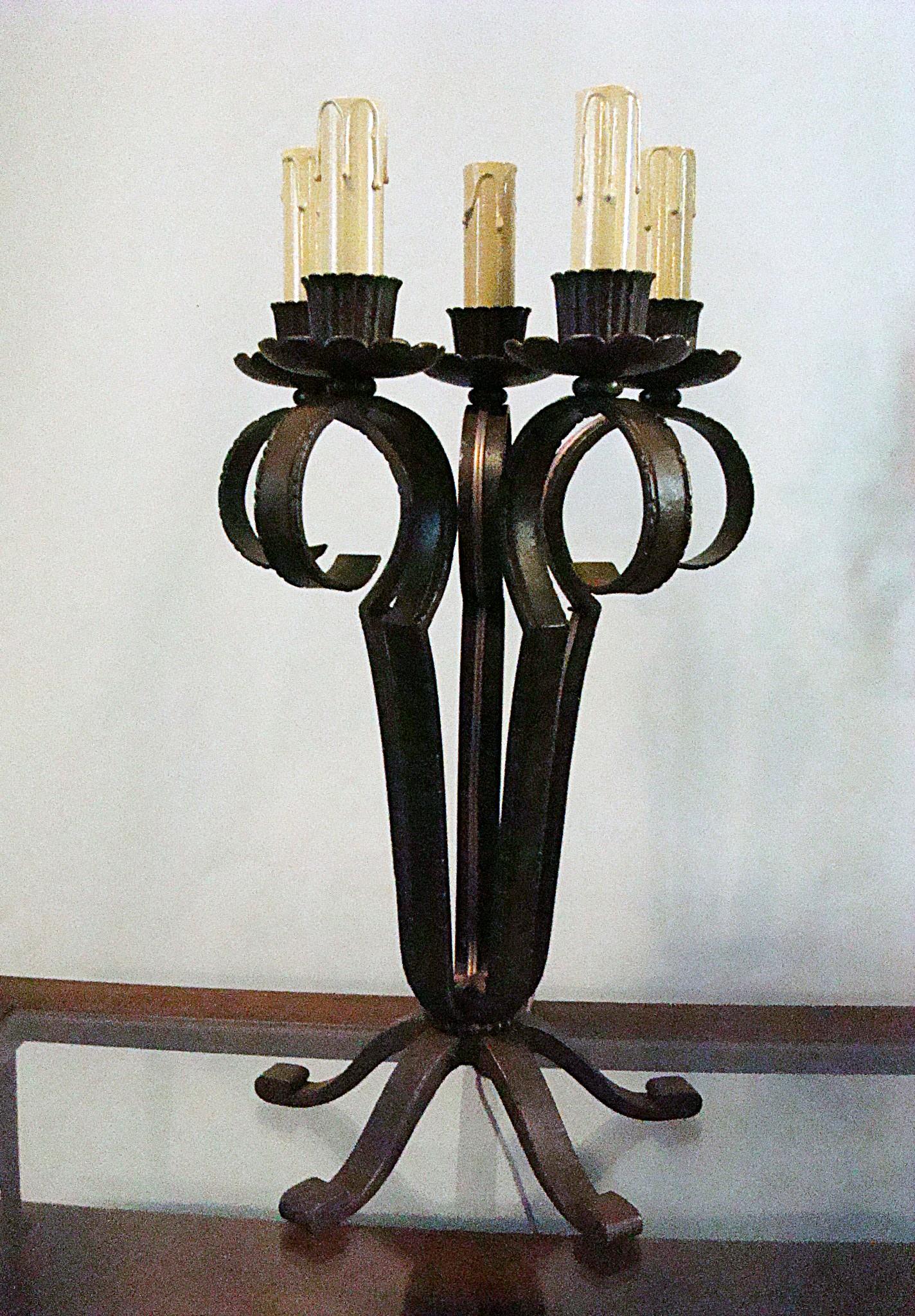 Paire de lampes de table en fer forgé Edgar Brandt. The S.S France en vente 5