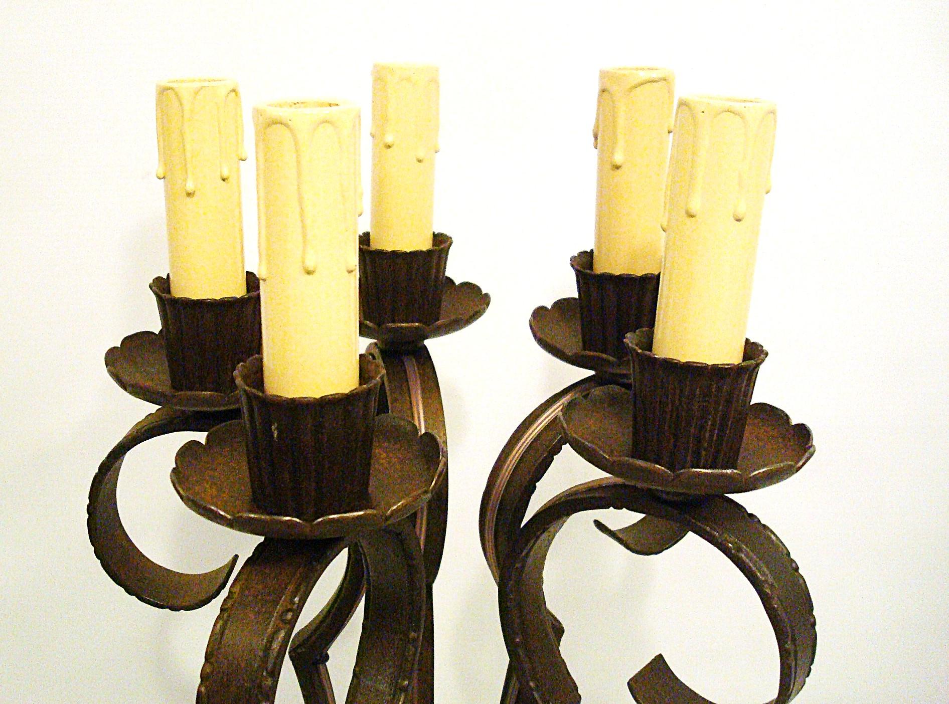 Français Paire de lampes de table en fer forgé Edgar Brandt. The S.S France en vente