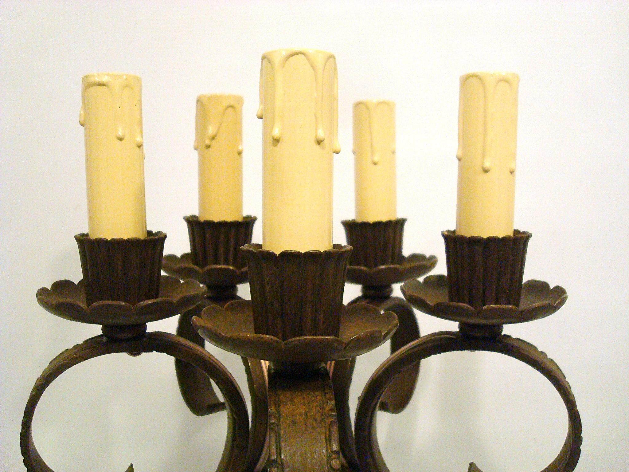 Début du 20ème siècle Paire de lampes de table en fer forgé Edgar Brandt. The S.S France en vente