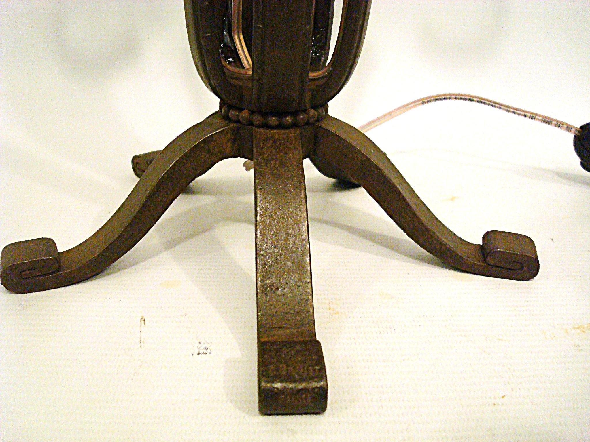 Paire de lampes de table en fer forgé Edgar Brandt. The S.S France en vente 1