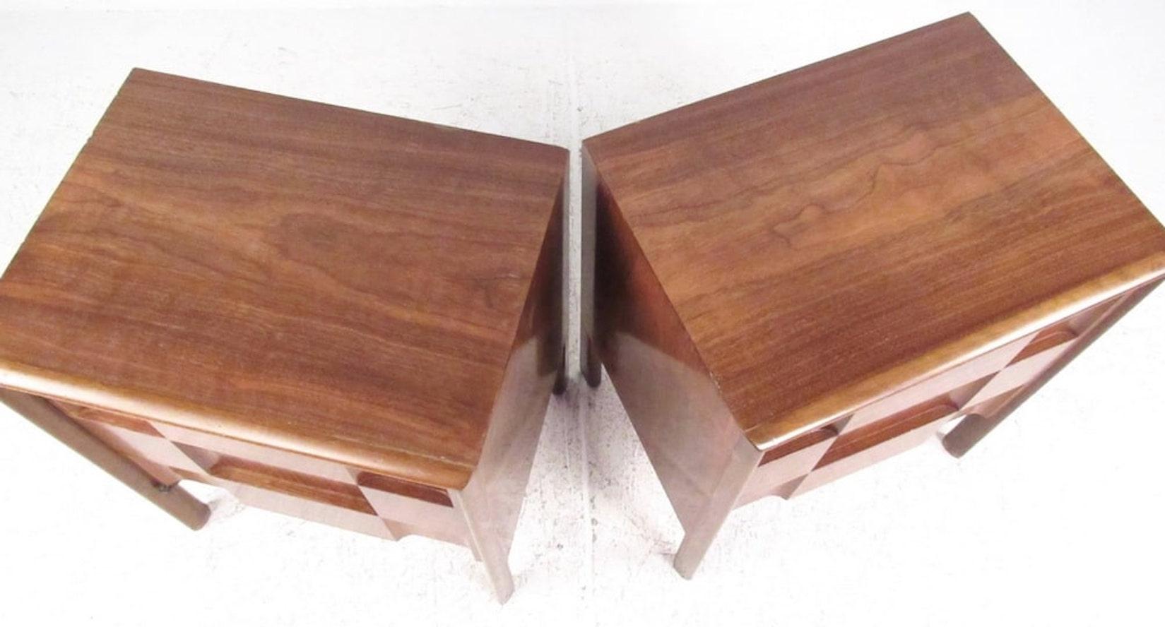 Mid-Century Modern Paire de tables de nuit Checkerboard d'Edmond Spence en vente