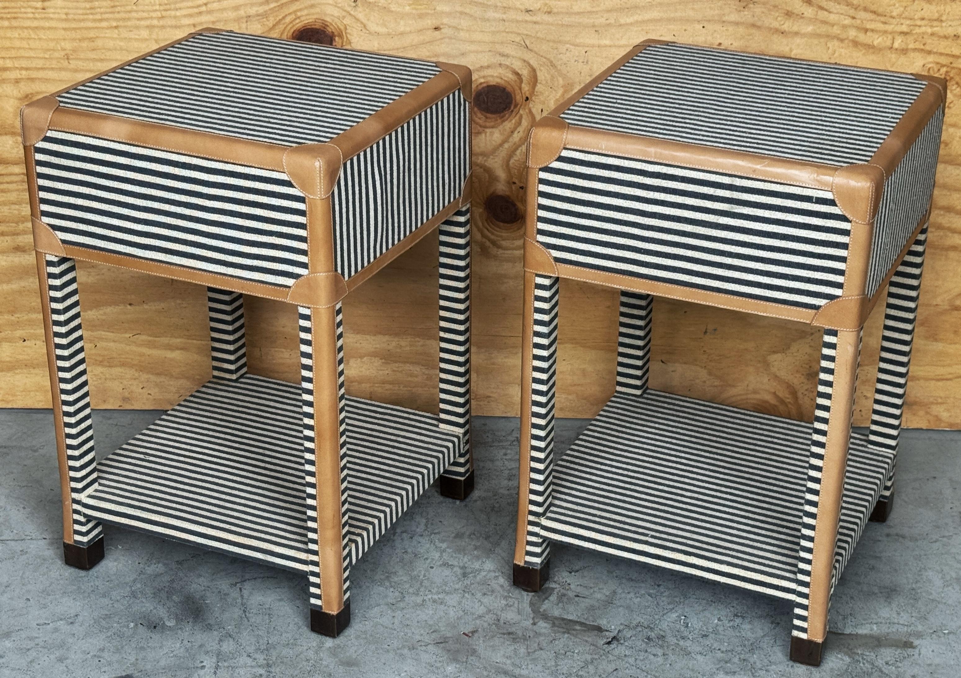 Coppia di comodini in tela e pelle a righe Edward di Made Goods in vendita 1