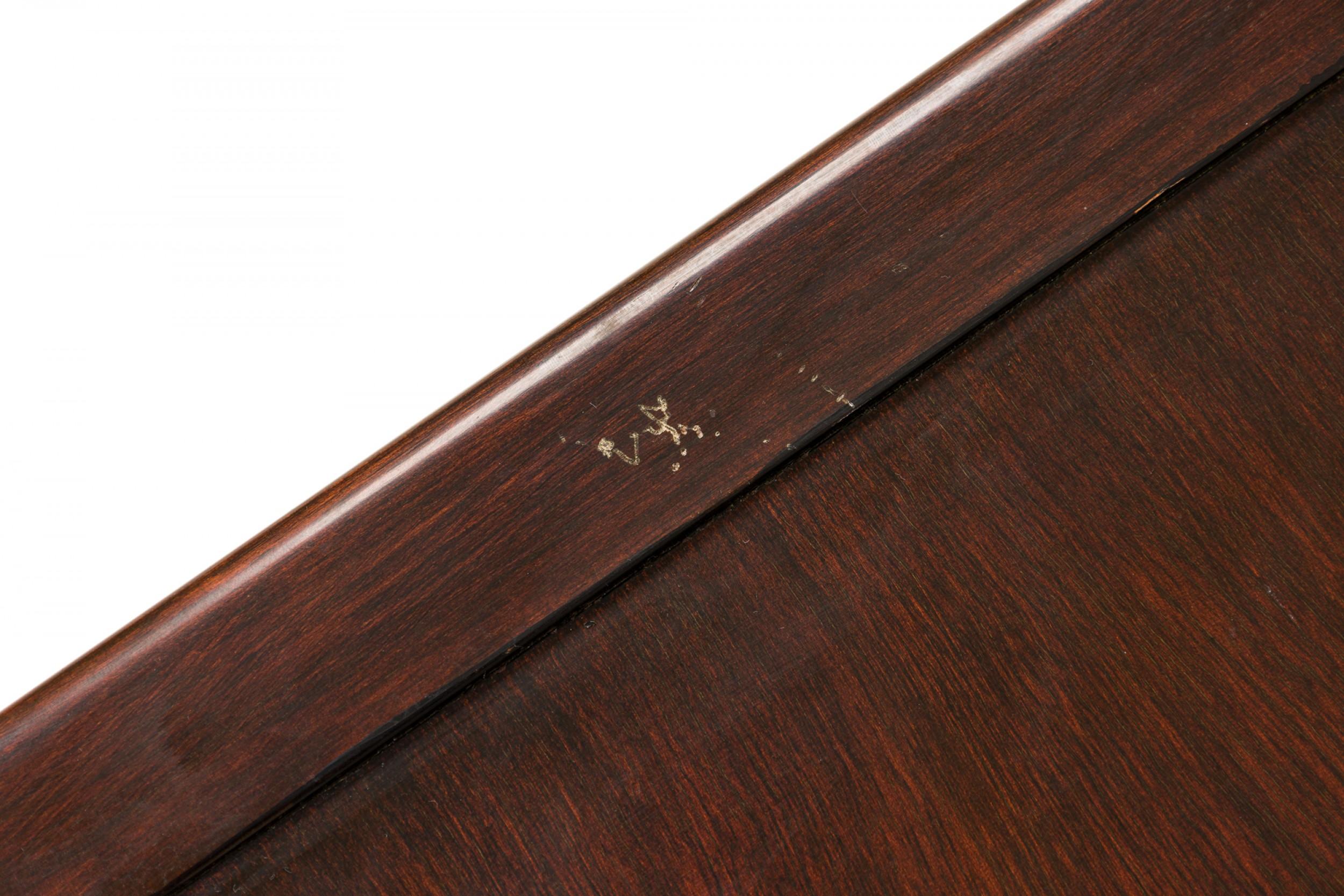 Paire de tables d'appoint carrées américaines du milieu du siècle dernier en bois Edward Wormley en vente 2