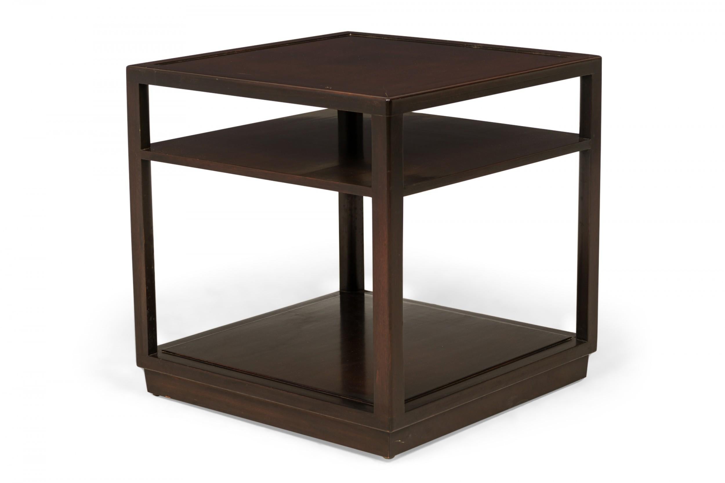 Mid-Century Modern Paire de tables d'appoint carrées américaines du milieu du siècle dernier en bois Edward Wormley en vente
