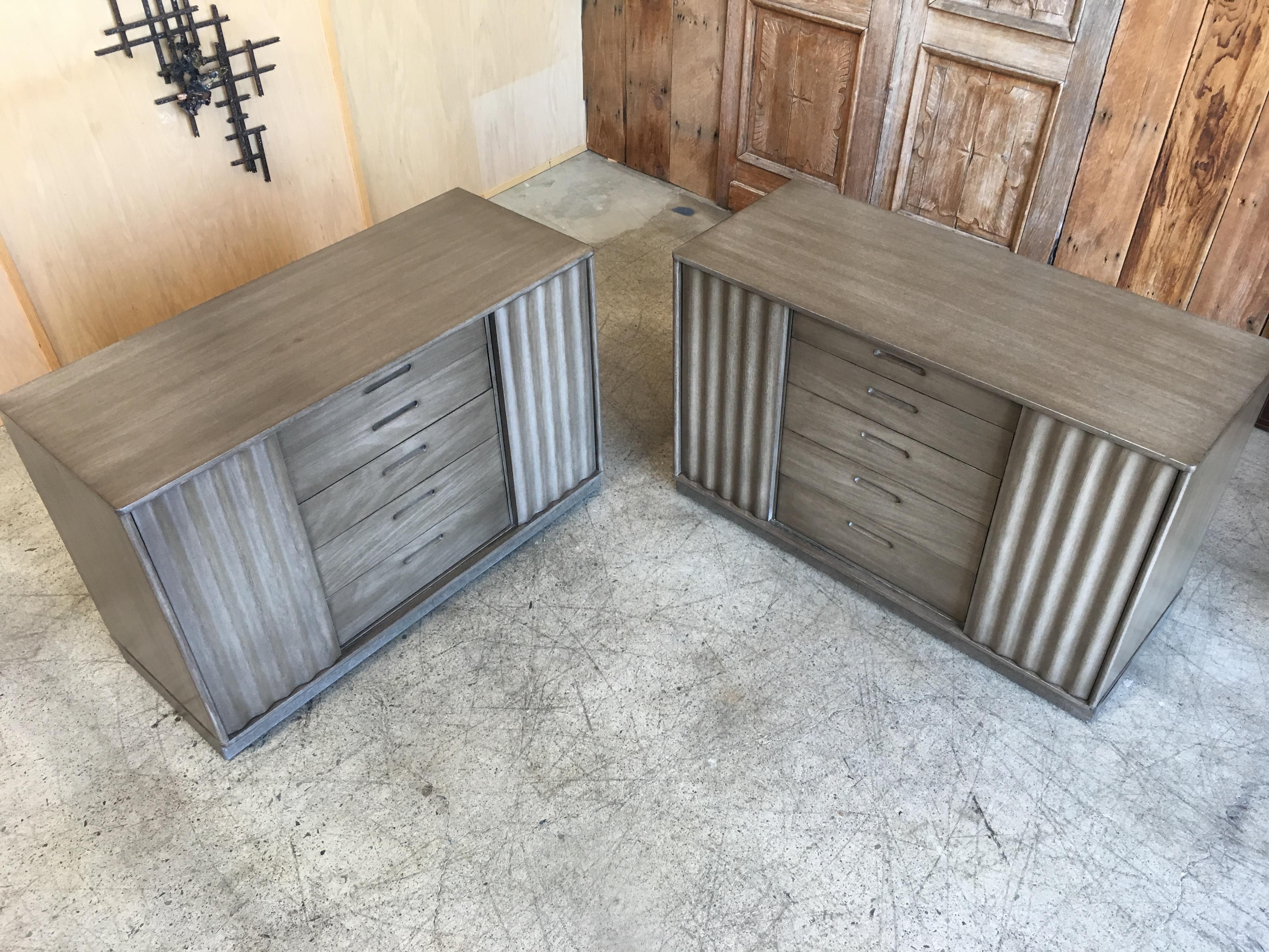 Pair of Edward Wormley Cabinets 4