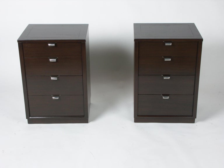 Mid-Century Modern Pair of Edward Wormley for Drexel Precedent Nightstands or Small Chests For Sale
