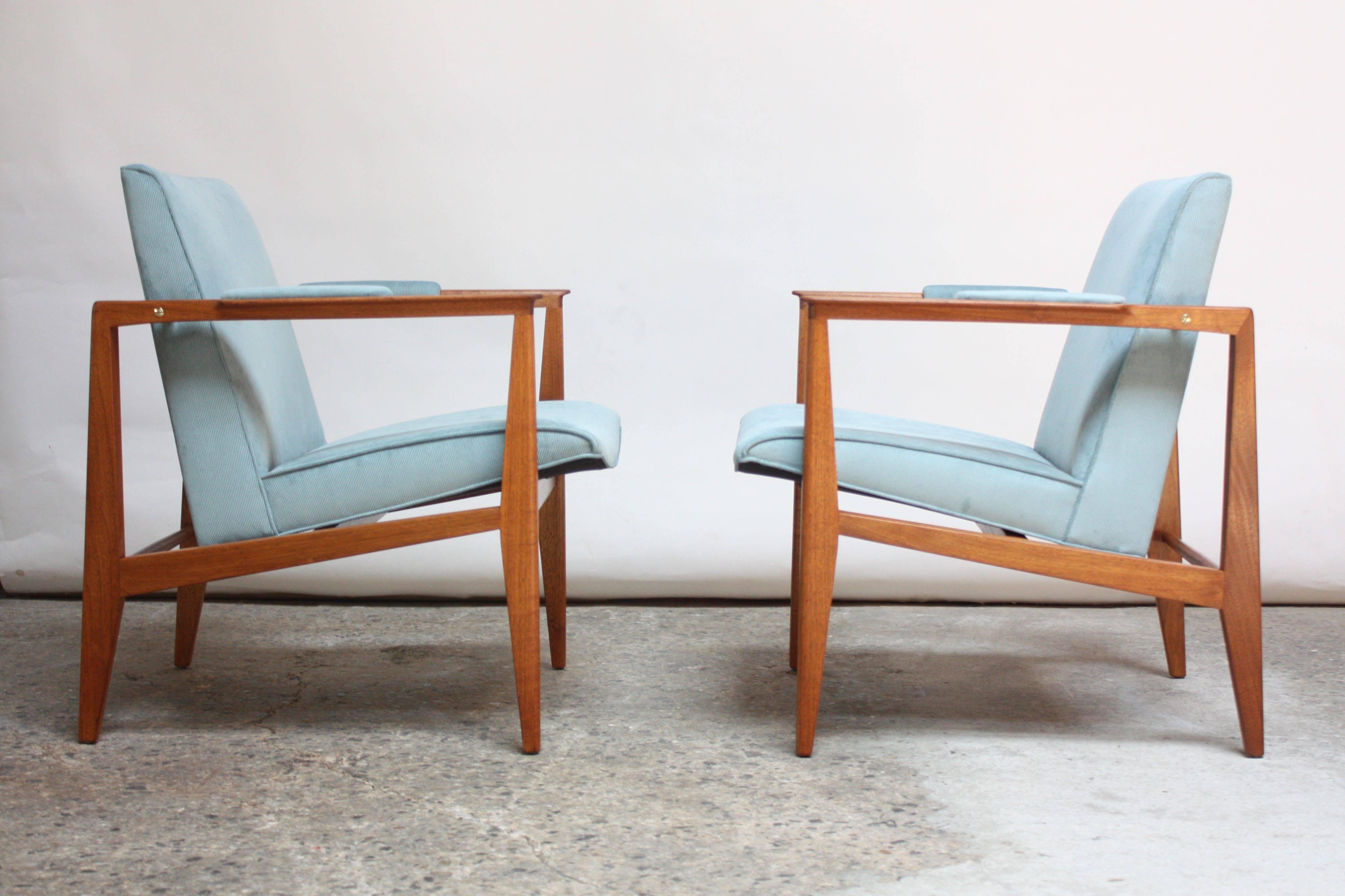 Mid-20th Century Pair of Edward Wormley for Dunbar Armchairs in Mahogany