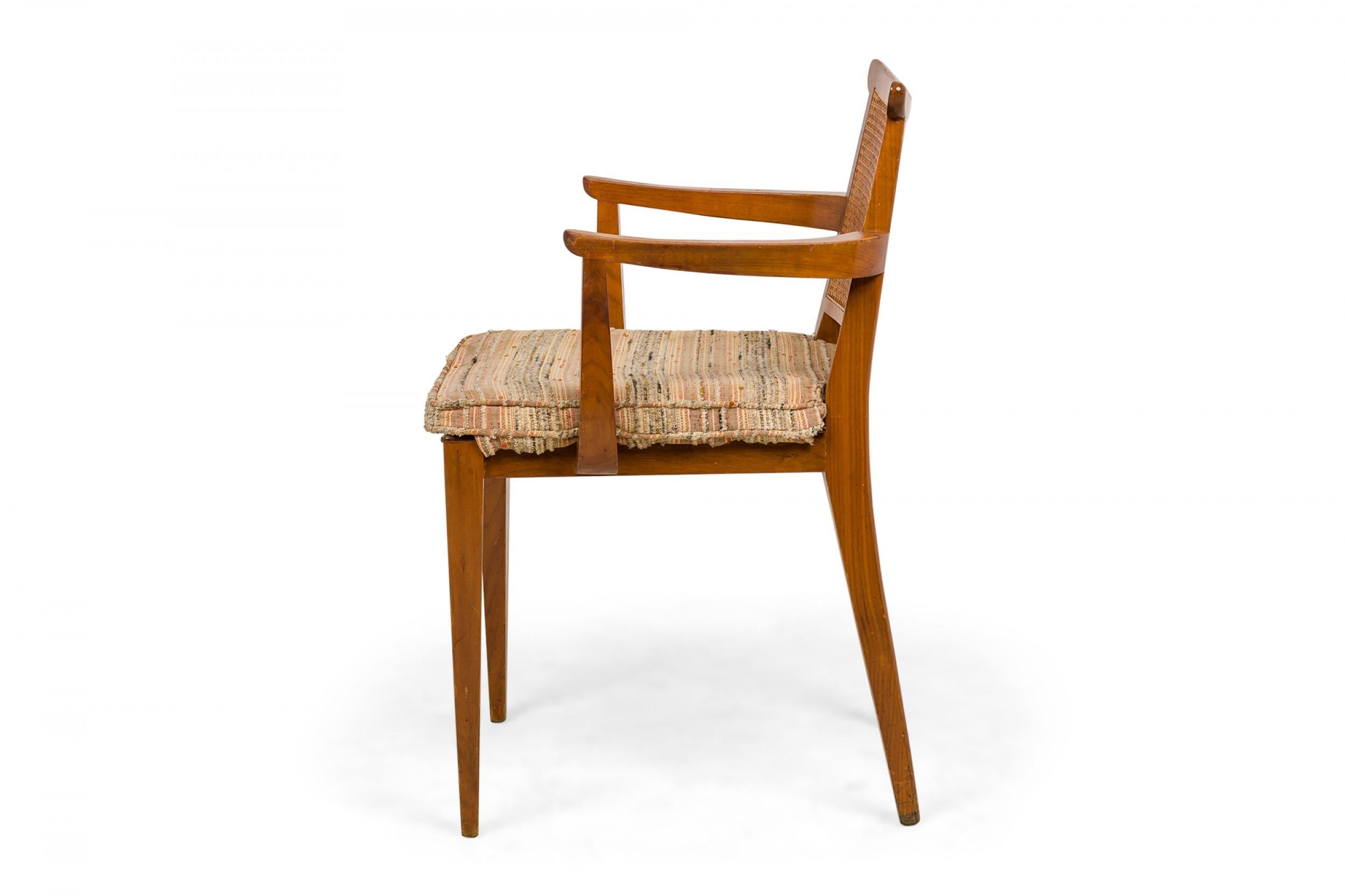 Américain Paire de fauteuils de salle à manger en bois à dossier canné et assise en lin Edward Wormley pour Dunbar en vente