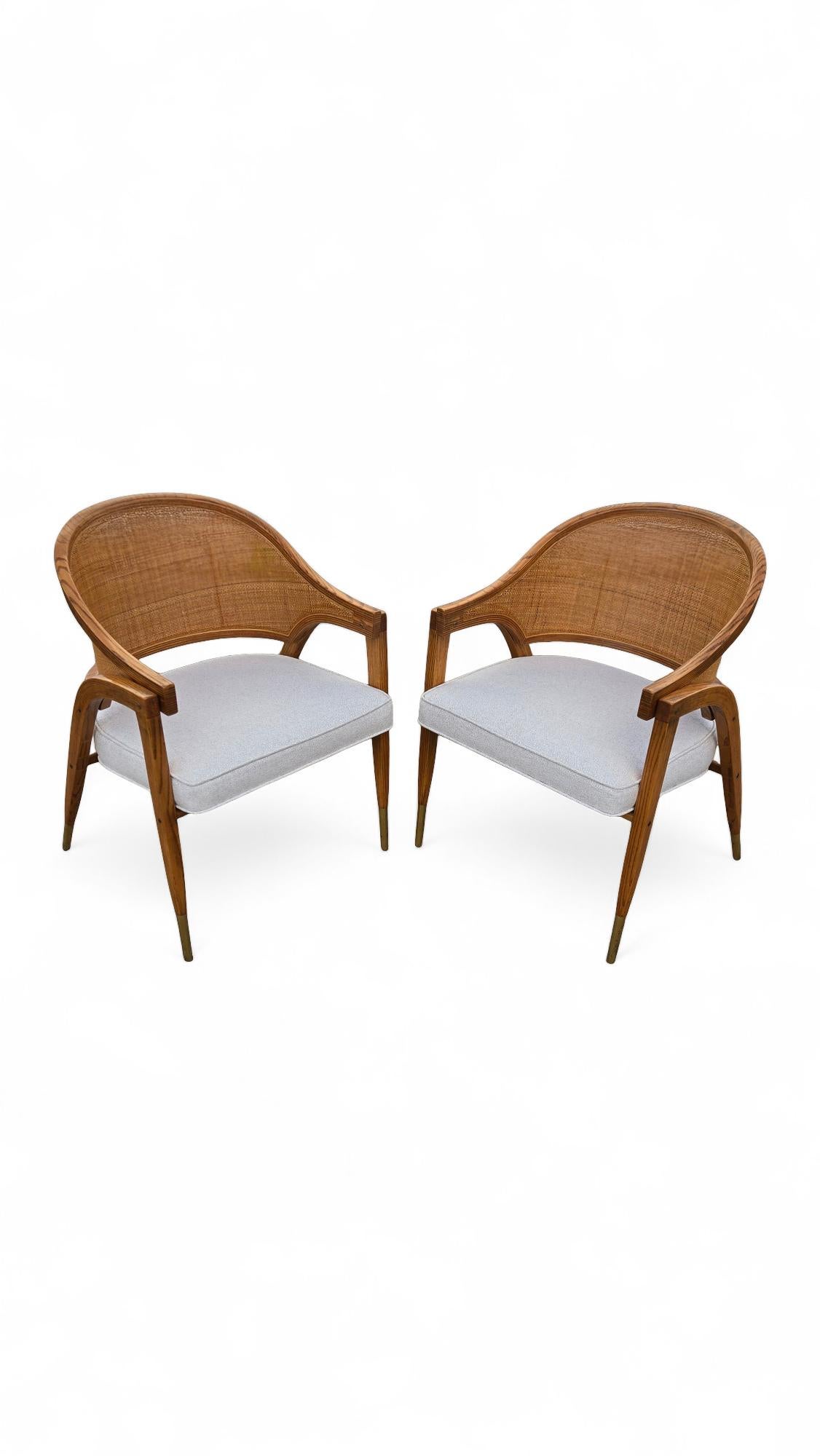 Ein Paar Kapitänsstühle von Edward Wormley für Dunbar (20. Jahrhundert) im Angebot