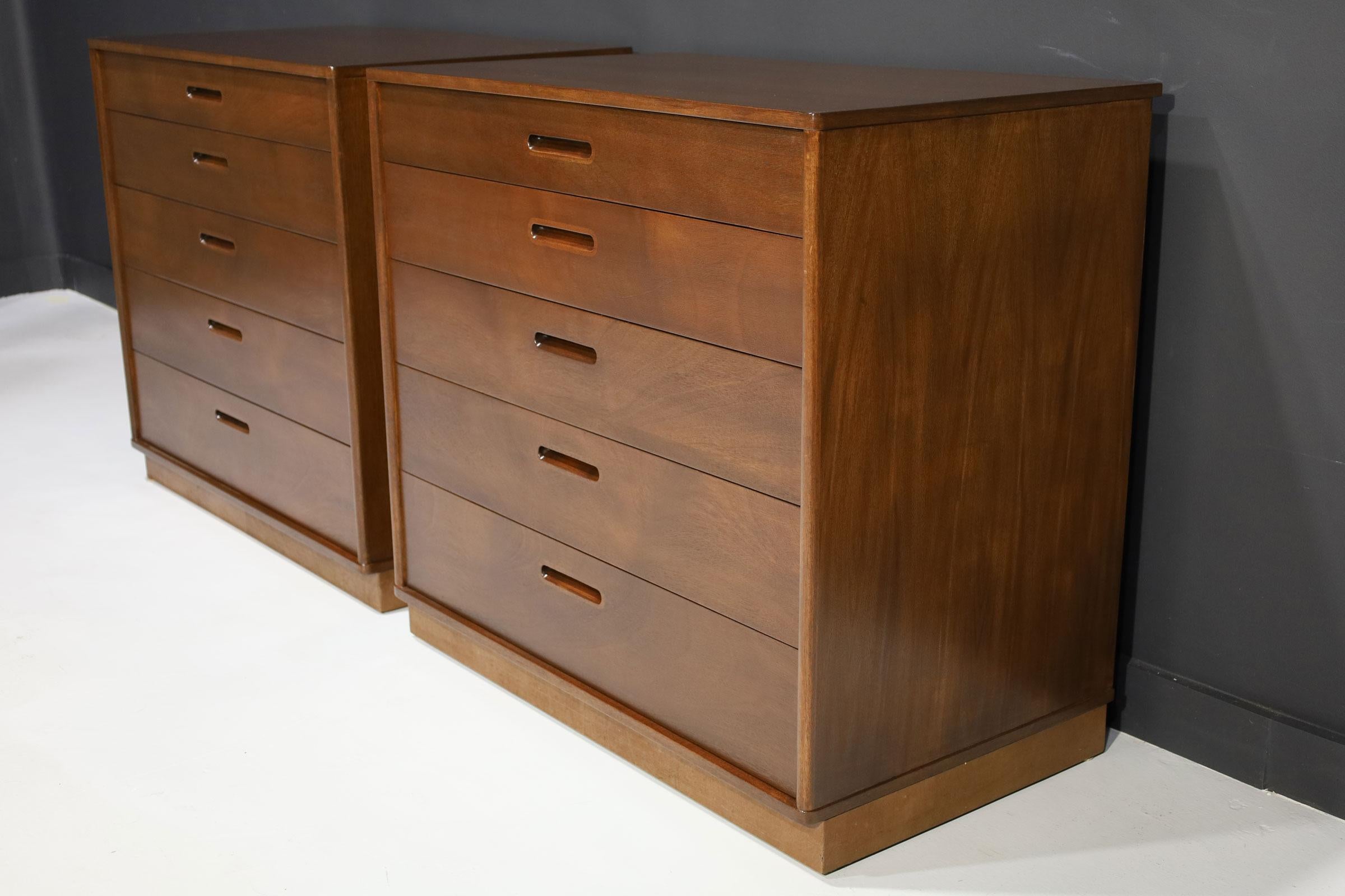Mid-Century Modern Pair of Edward Wormley for Dunbar Chest of Drawers, Nightstands For Sale