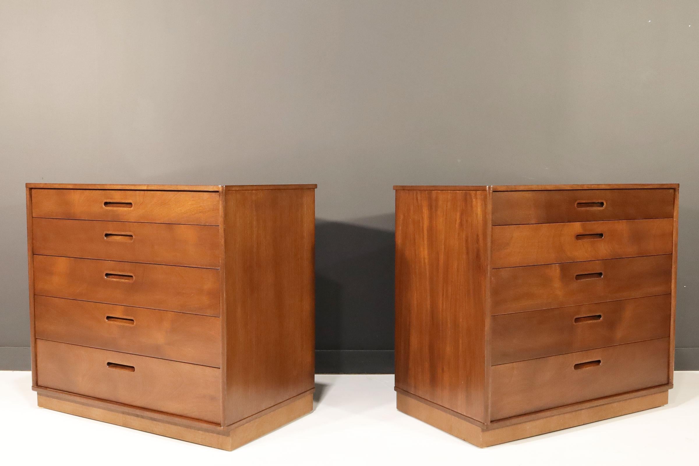 Pair of Edward Wormley for Dunbar Chest of Drawers, Nightstands For Sale 2