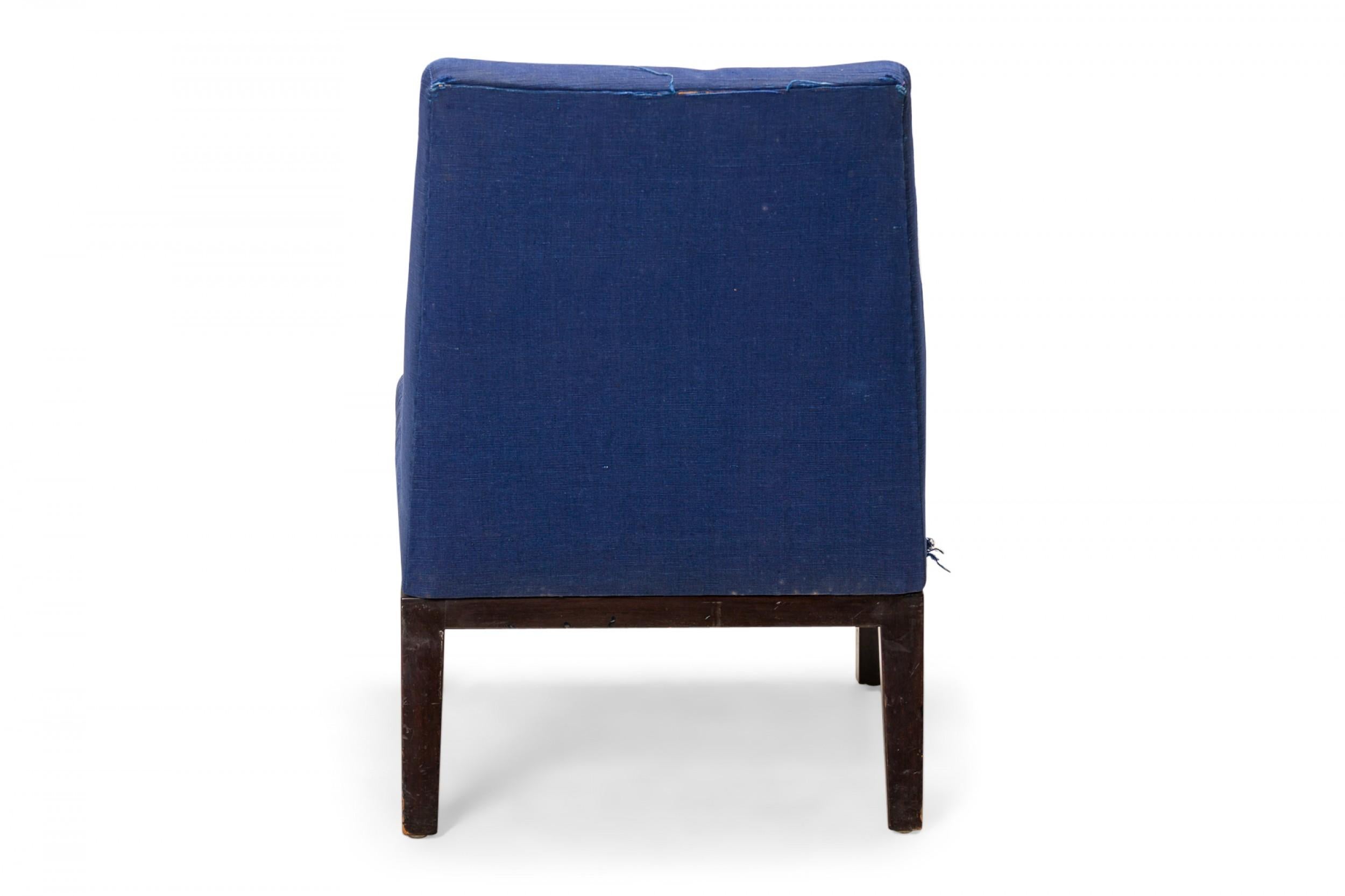 Paar Edward Wormley für Dunbar Dunkelblaue gepolsterte Slipper / Beistellstühle (Stoff) im Angebot