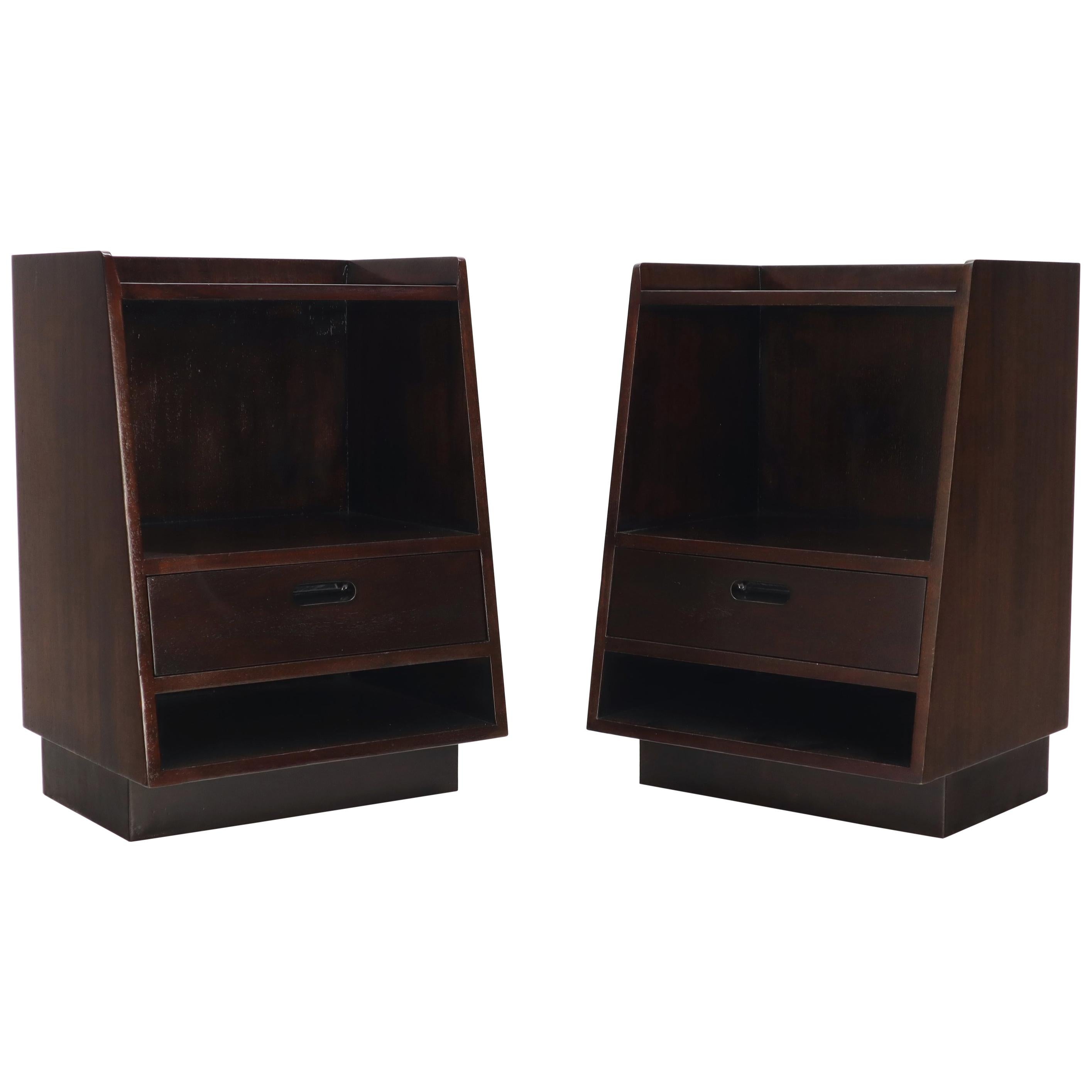 Mid-Century Modern Pair of Edward Wormley for Dunbar Dark Chocolate End Tables Nightstands For Sale