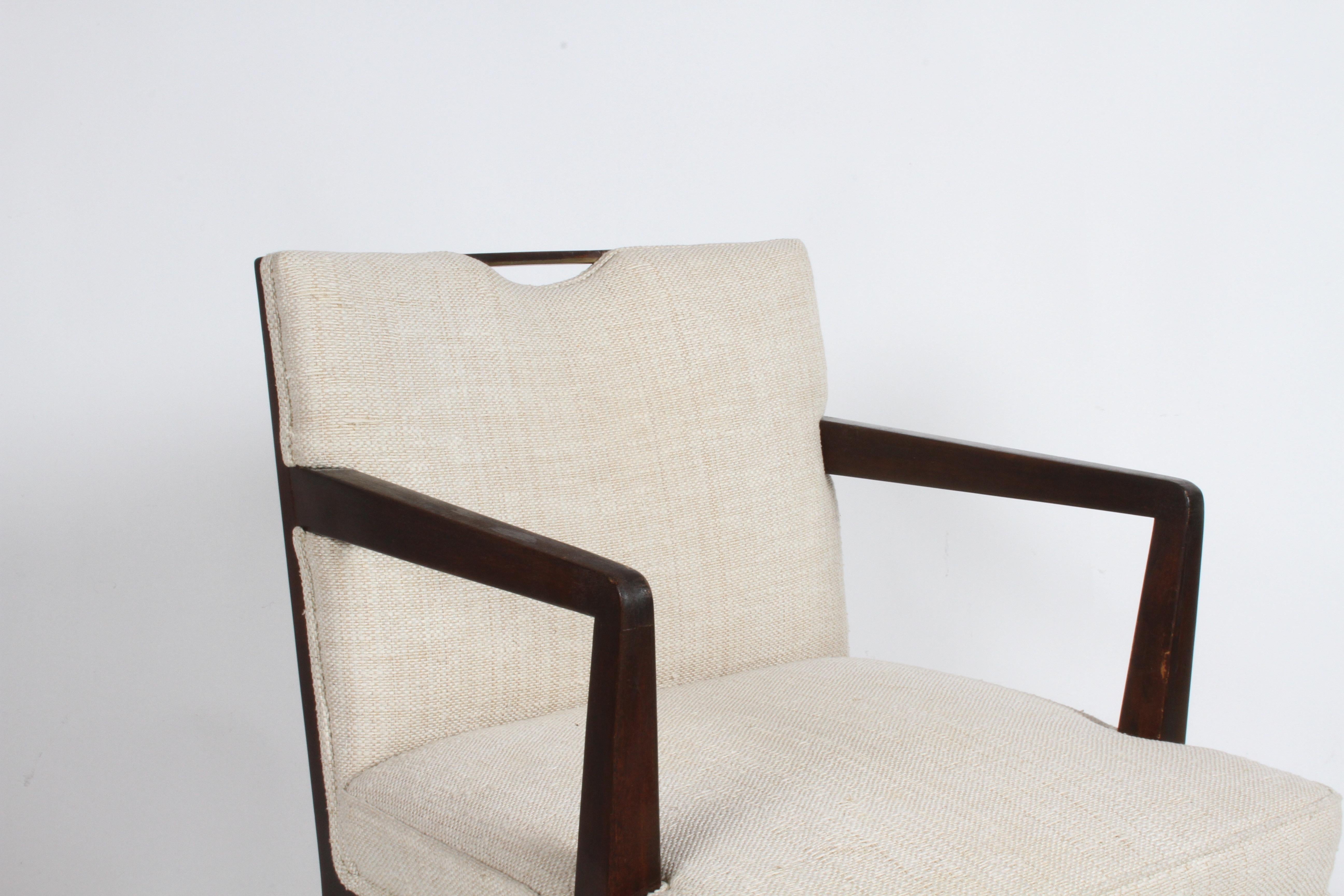chair with handles