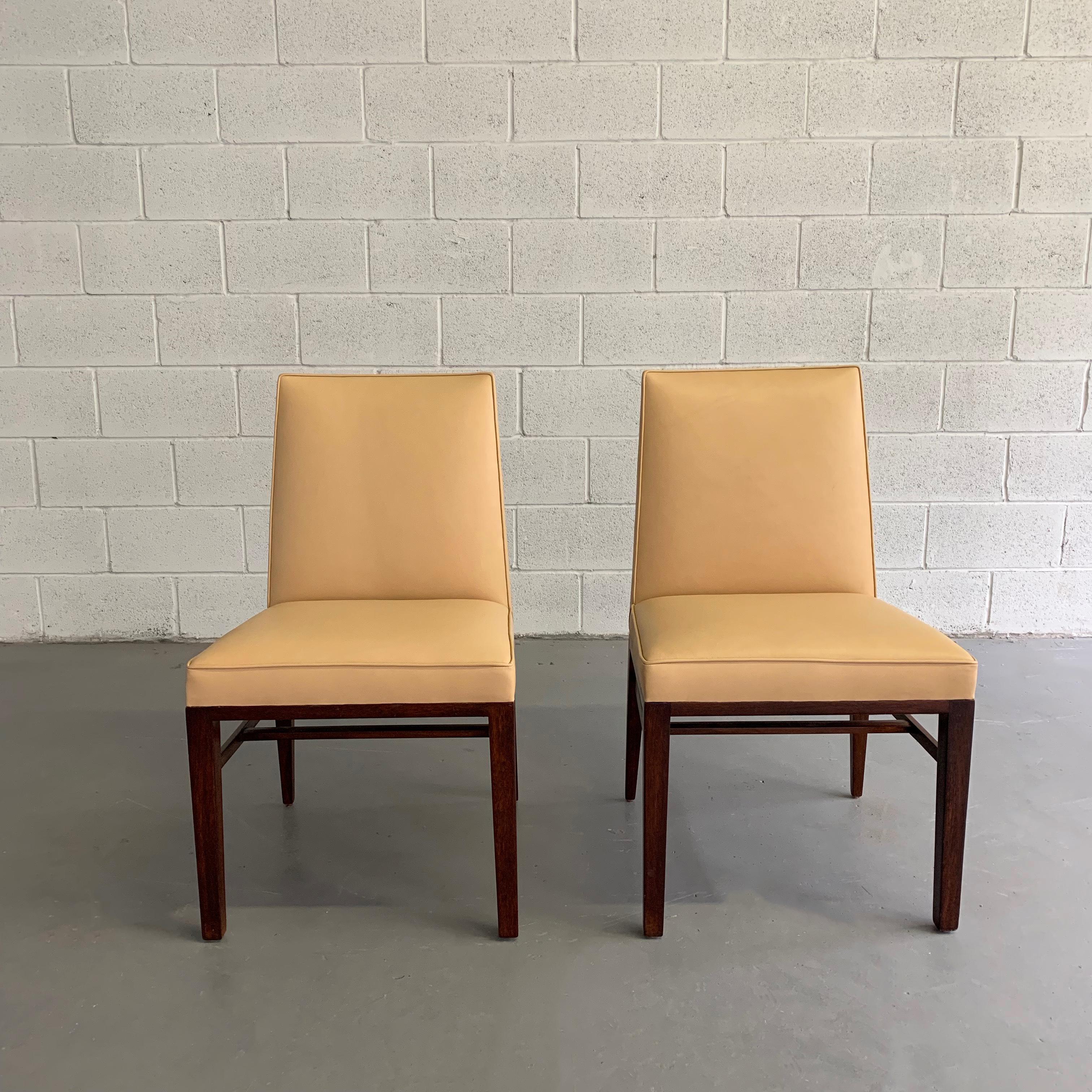 Pair of Edward Wormley for Dunbar Leather Slipper Side Chairs In Good Condition For Sale In Brooklyn, NY