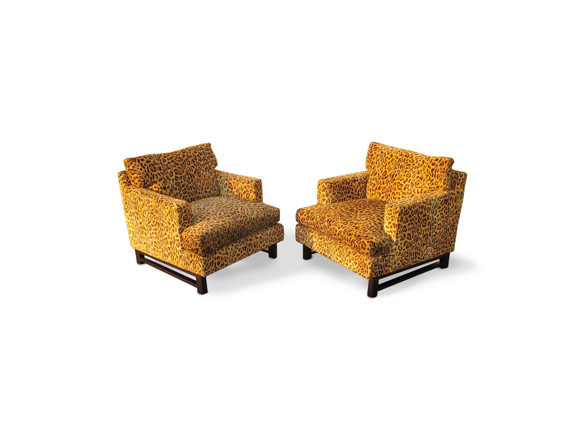 Paar Edward Wormley für Dunbar Loungesessel und Ottomane (Moderne der Mitte des Jahrhunderts) im Angebot