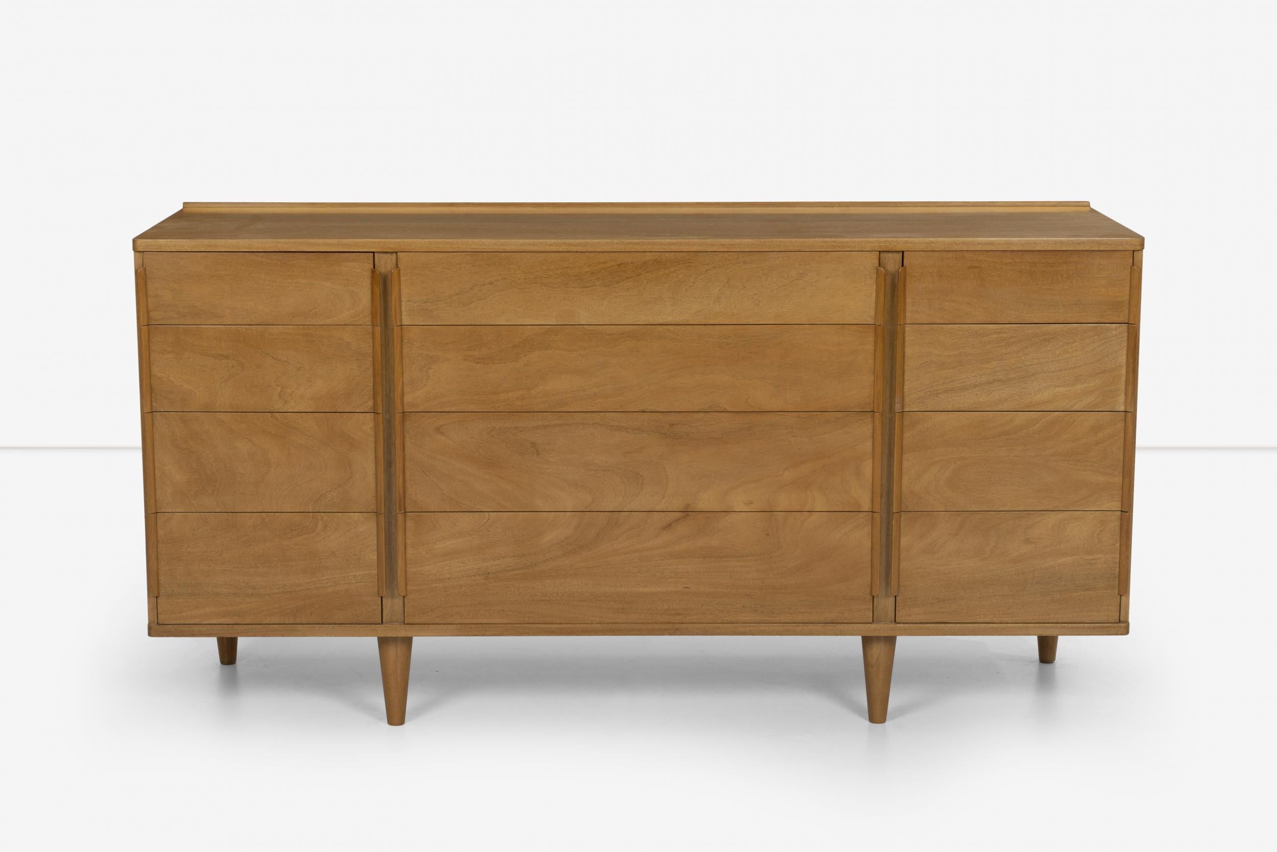 Mid-Century Modern Pair of Edward Wormley for Dunbar Matching Dresser Set in Mahogany Wood For Sale