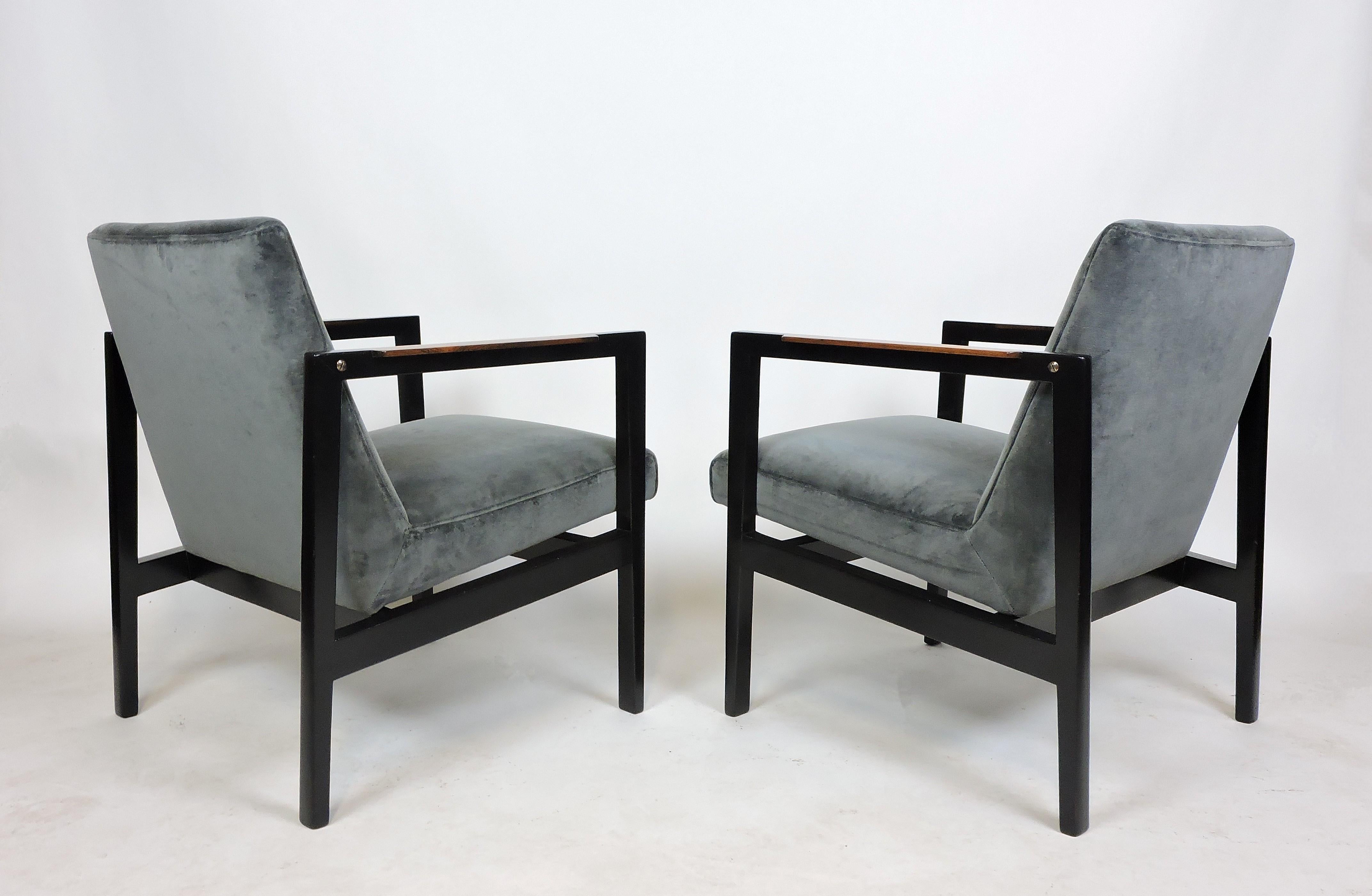 Pair Edward Wormley Dunbar Mahogany & Velvet Mid-Century Modern Lounge Armchairs In Good Condition In Chesterfield, NJ