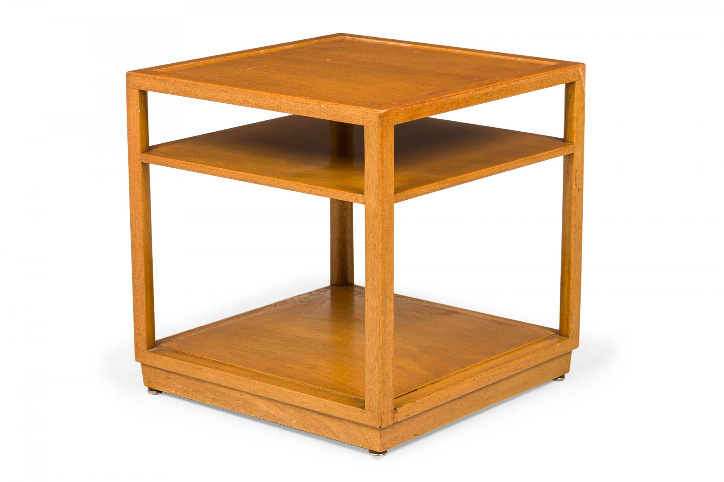 Paire de tables d'appoint carrées à double étagère en bois Edward Wormley pour Dunbar Bon état - En vente à New York, NY