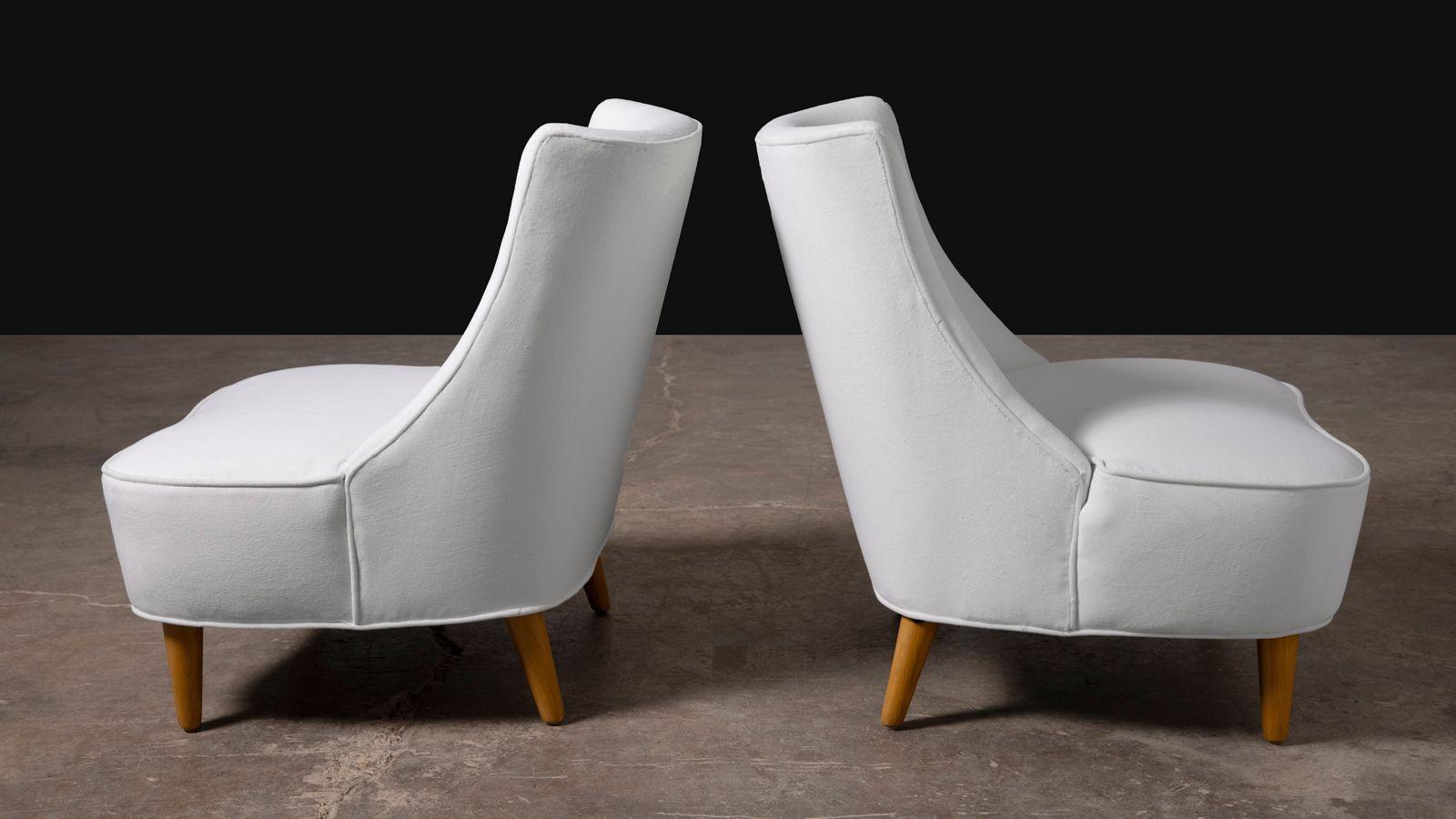 XX secolo Pair of Edward Wormley for Dunbar Teardrop Slipper Chairs in White Velvet in vendita