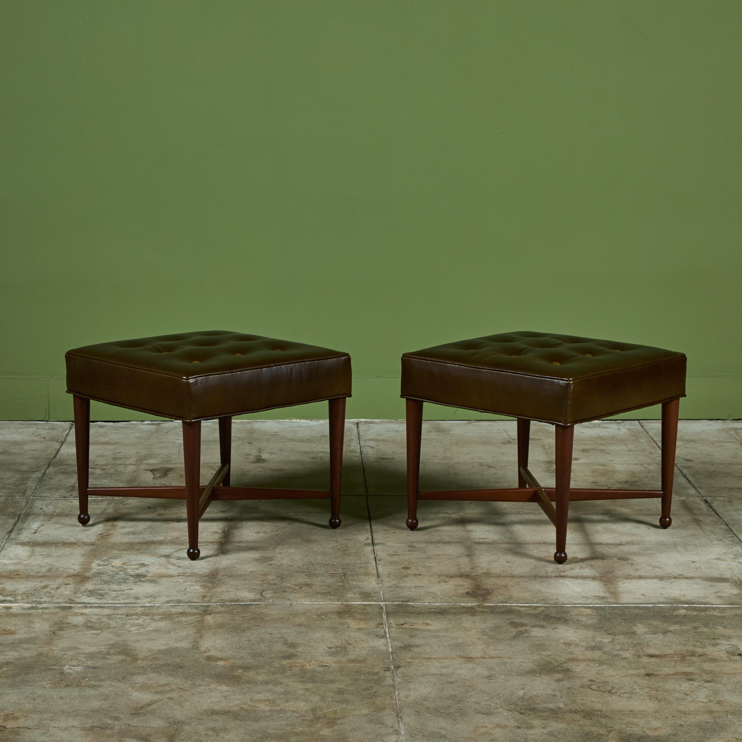 Cuir Paire d'ottomans en cuir vert Edward Wormley pour Dunbar en vente