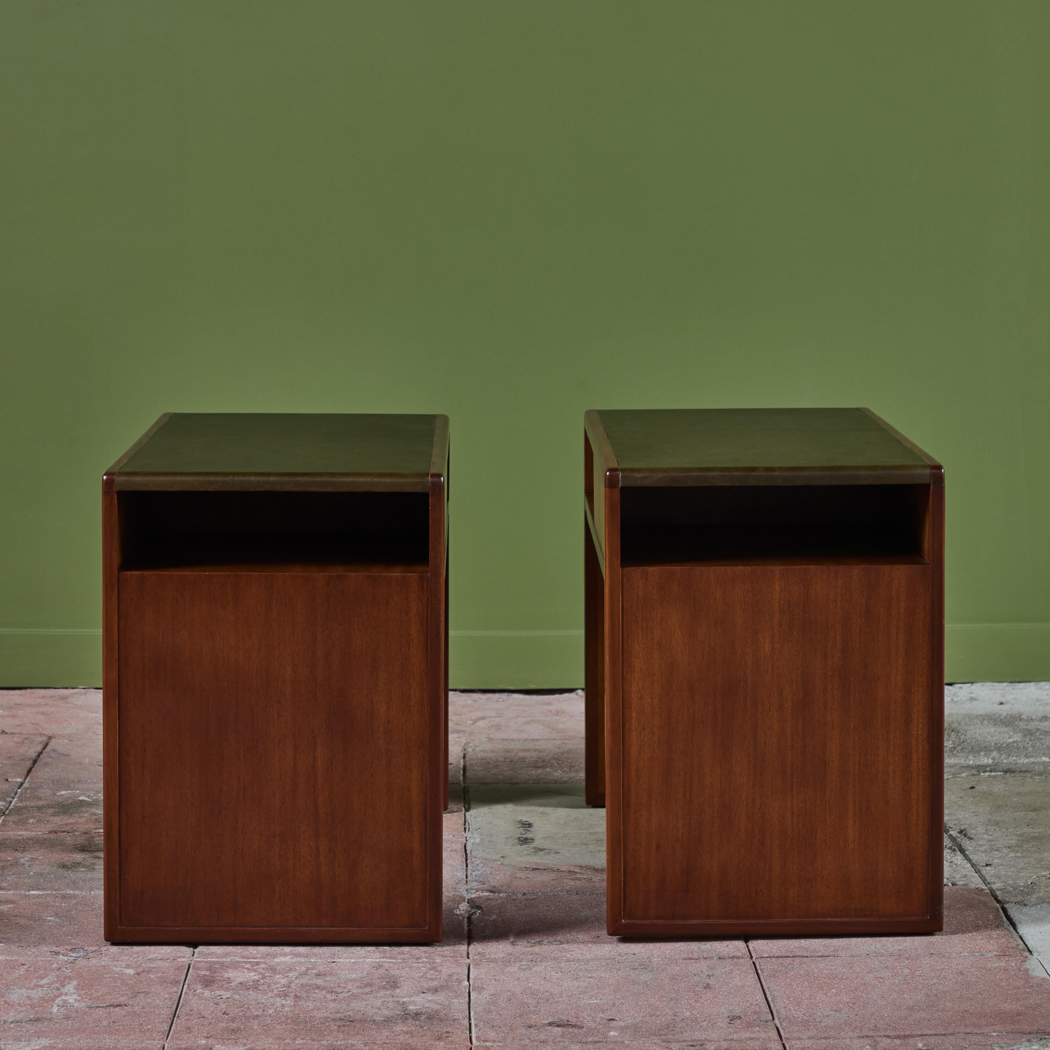 Pair of Edward Wormley Side Tables for Dunbar In Excellent Condition For Sale In Los Angeles, CA