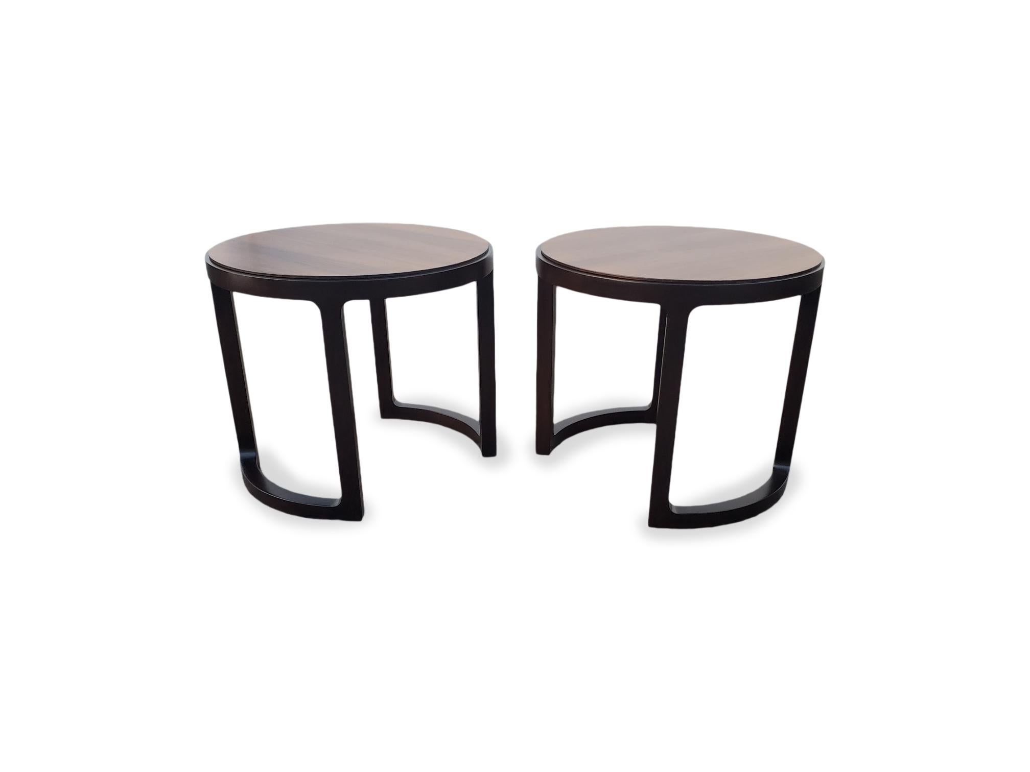 Bois Paire de tables d'appoint Edward Wormley pour Dunbar en vente