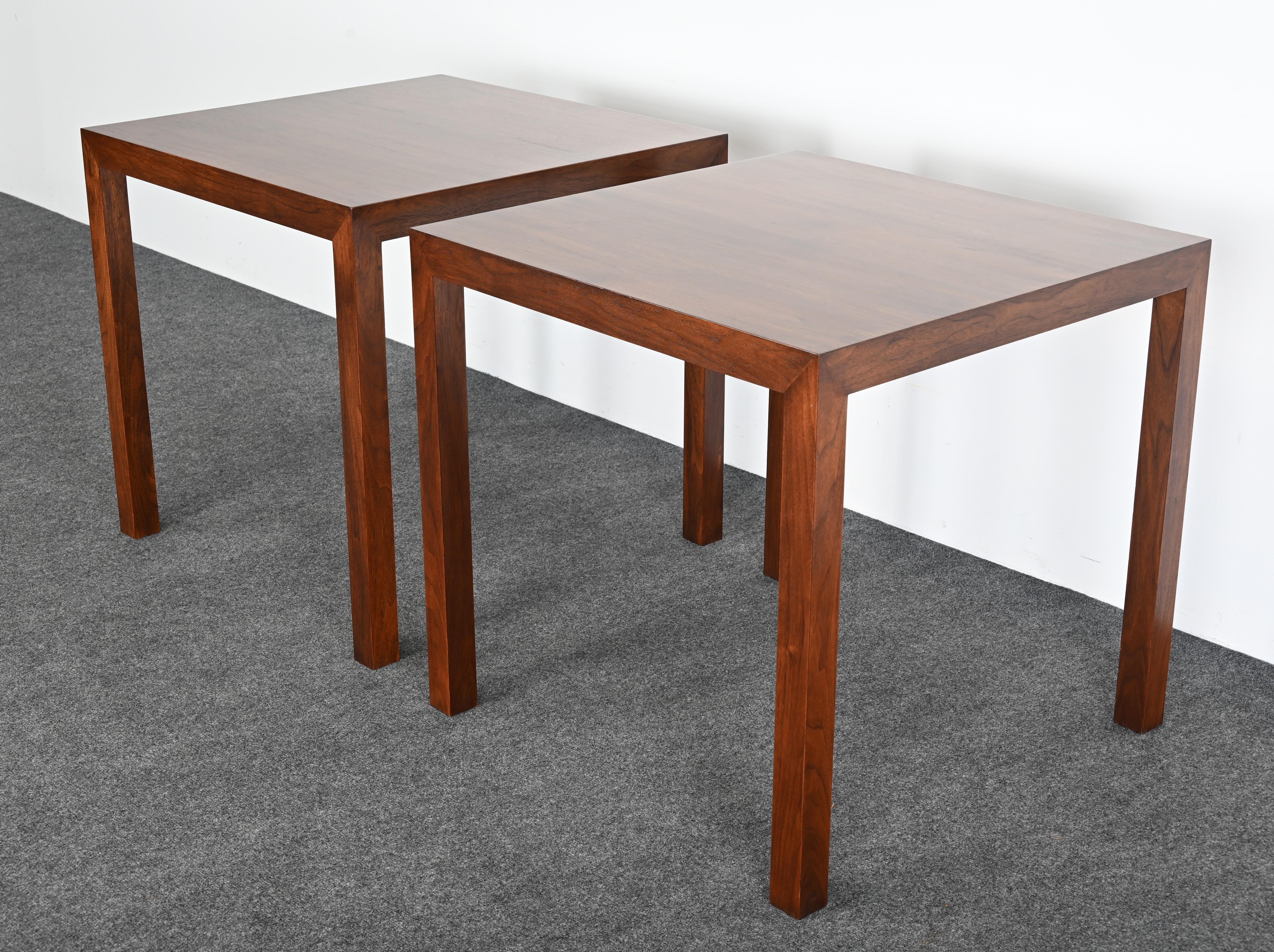 Paire de tables d'appoint en noyer Edward Wormley pour Dunbar, 1974 en vente 6