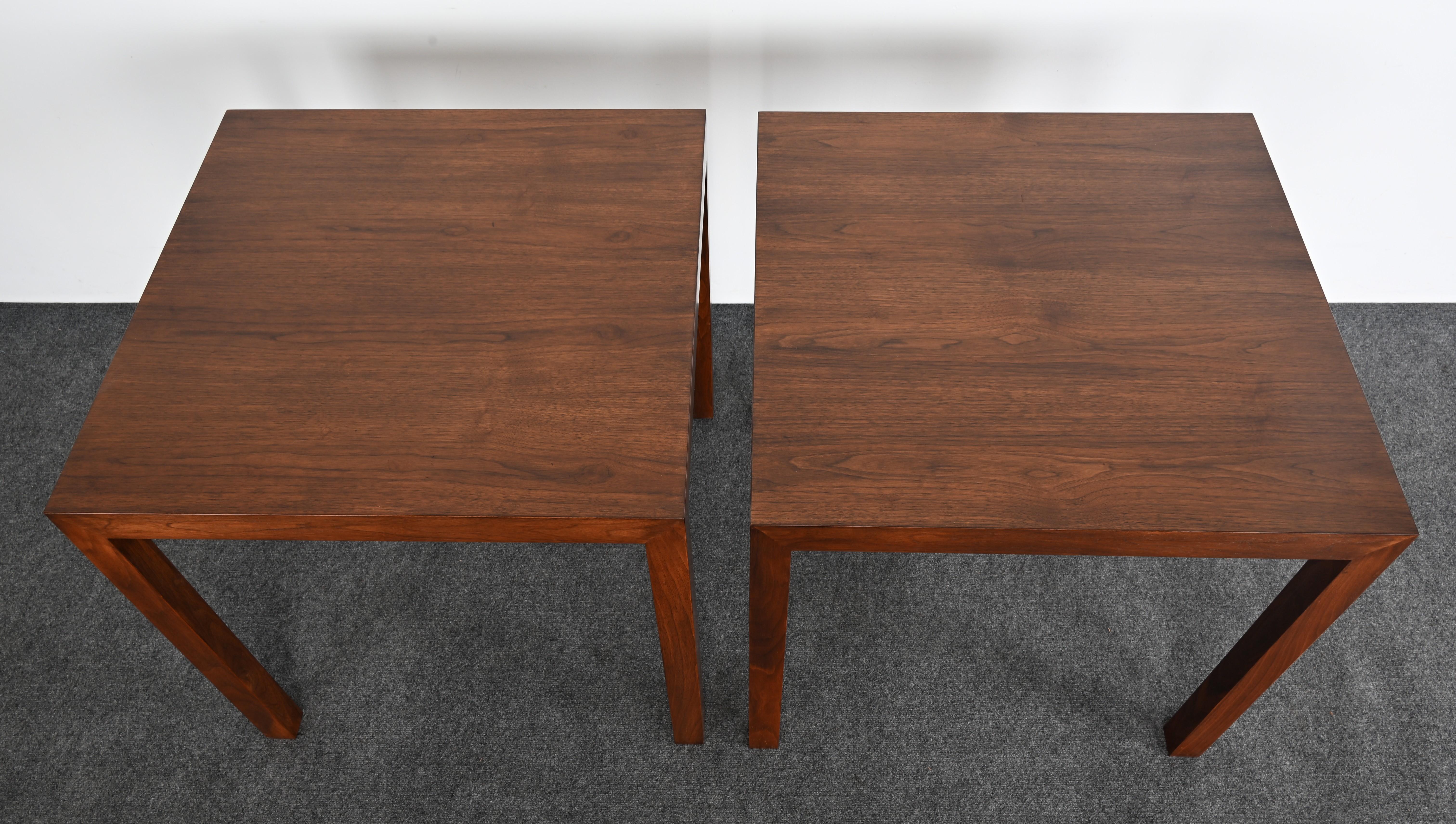 Paire de tables d'appoint en noyer Edward Wormley pour Dunbar, 1974 en vente 11