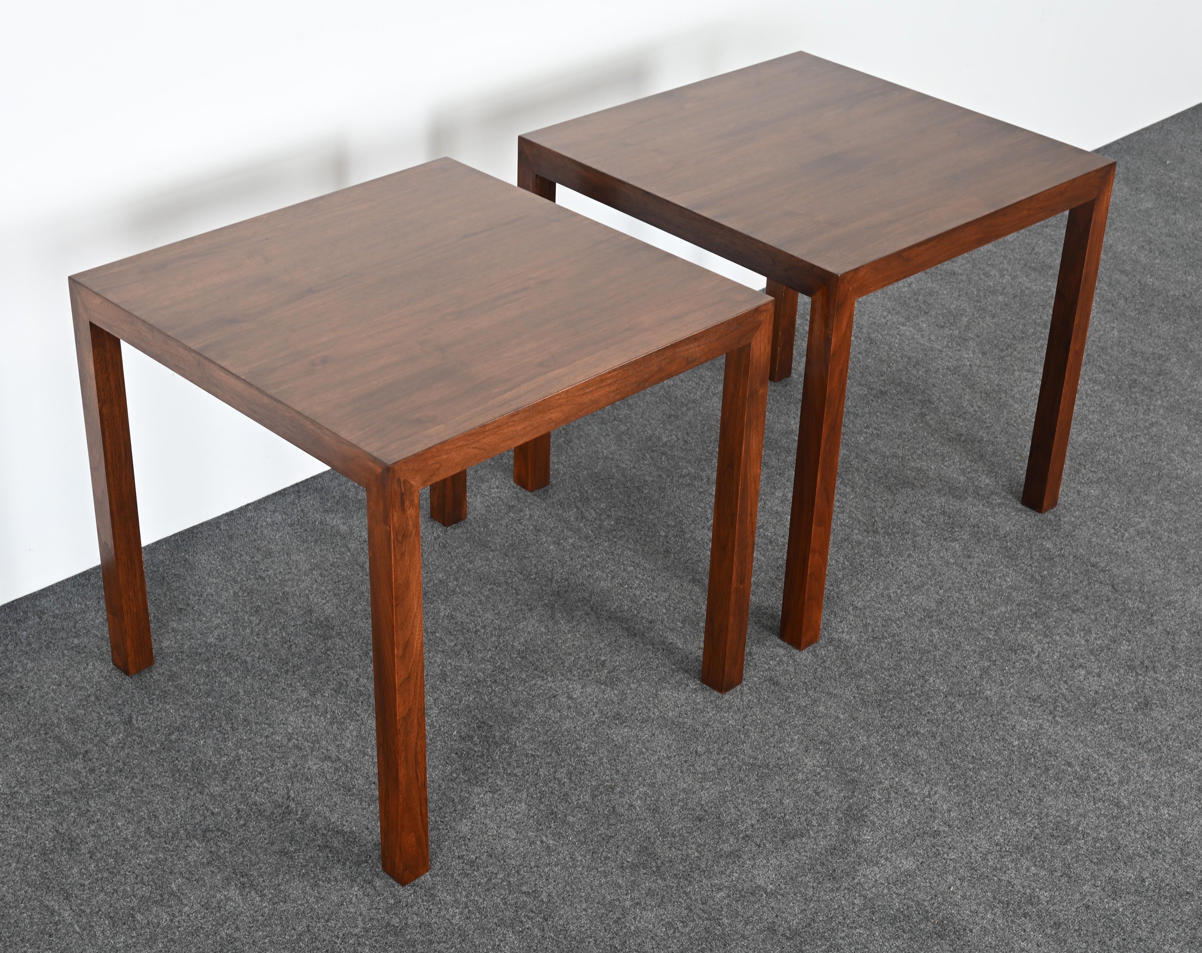 Paire de tables d'appoint en noyer Edward Wormley pour Dunbar, 1974 Bon état - En vente à Hamburg, PA