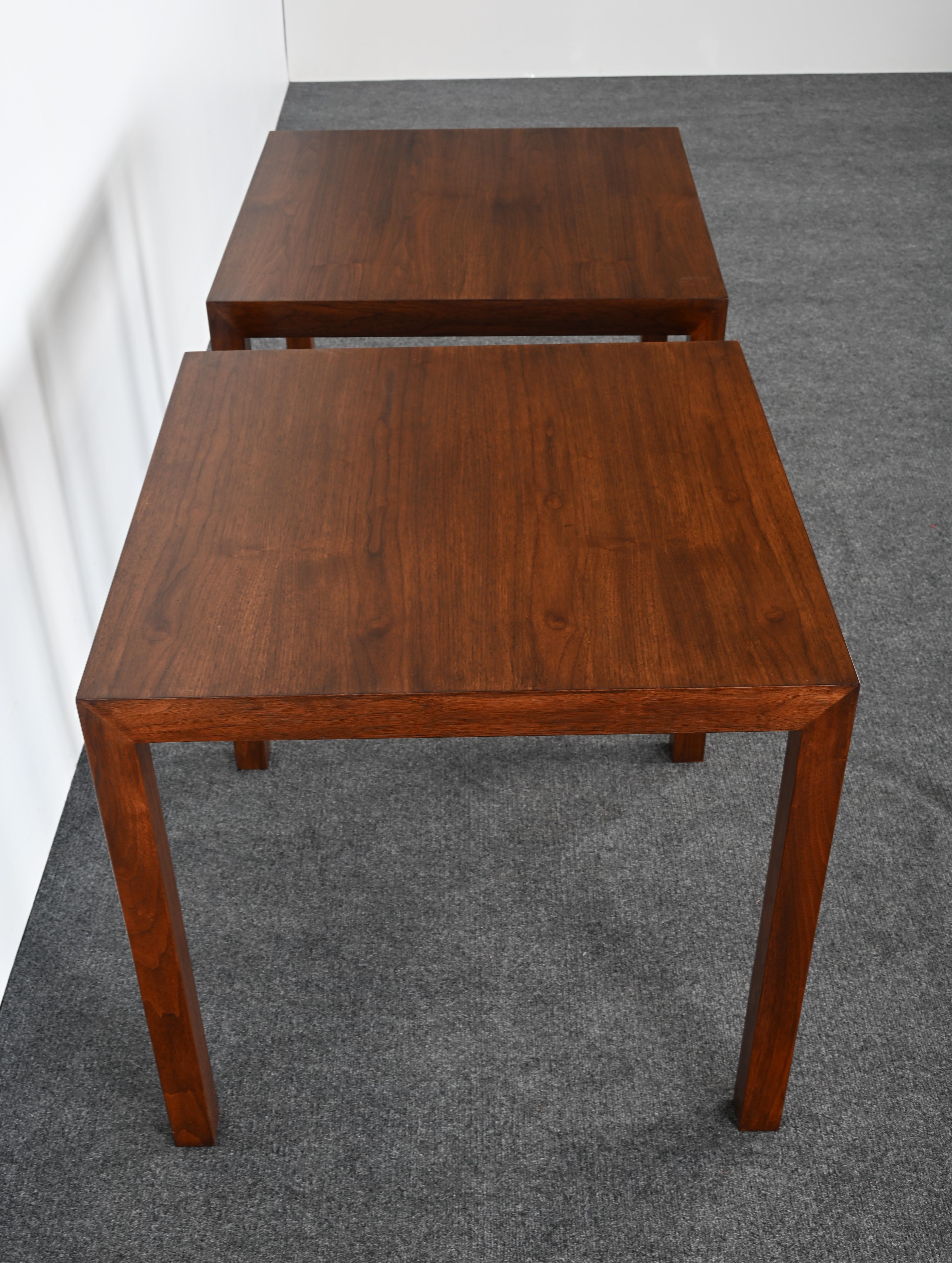 Fin du 20e siècle Paire de tables d'appoint en noyer Edward Wormley pour Dunbar, 1974 en vente