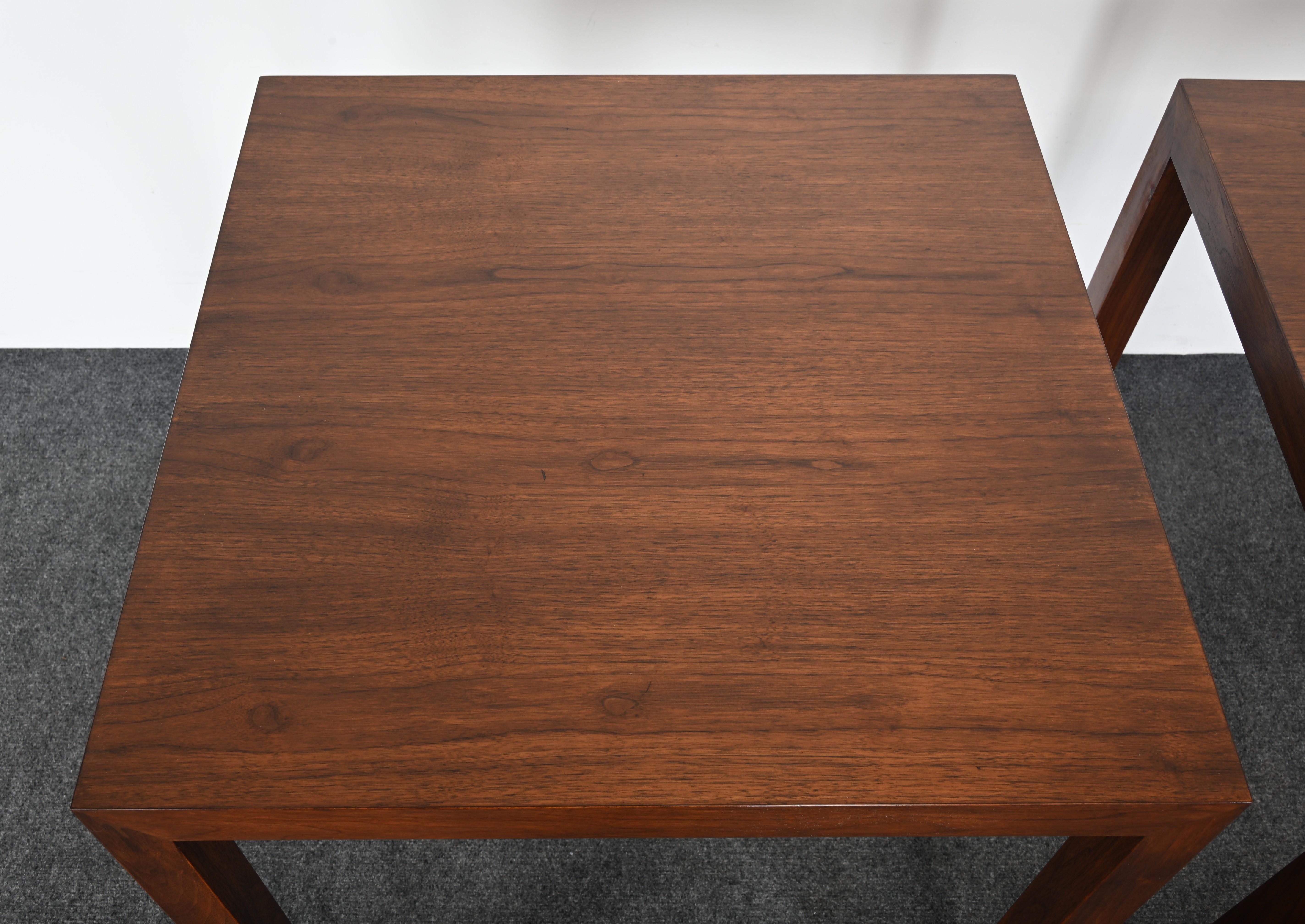 Paire de tables d'appoint en noyer Edward Wormley pour Dunbar, 1974 en vente 2