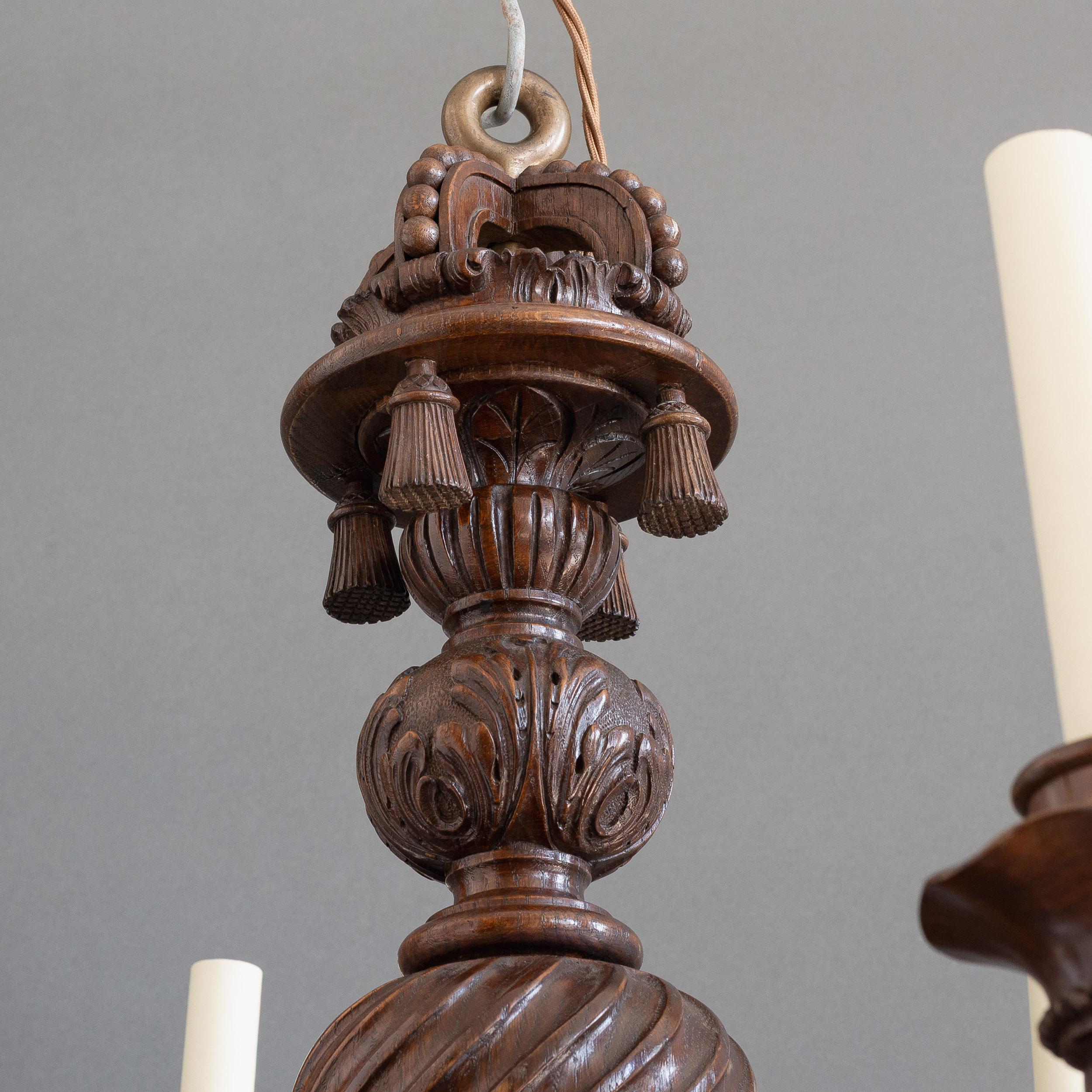 Coppia di lampadari edoardiani intagliati in Oak in stile barocco in vendita 7