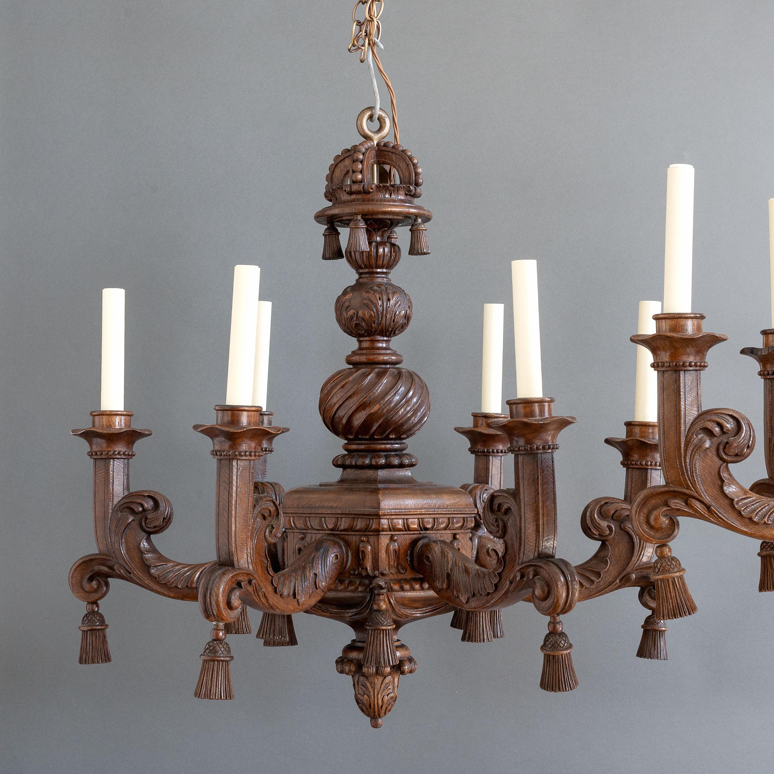 Neobarocco Coppia di lampadari edoardiani intagliati in Oak in stile barocco in vendita
