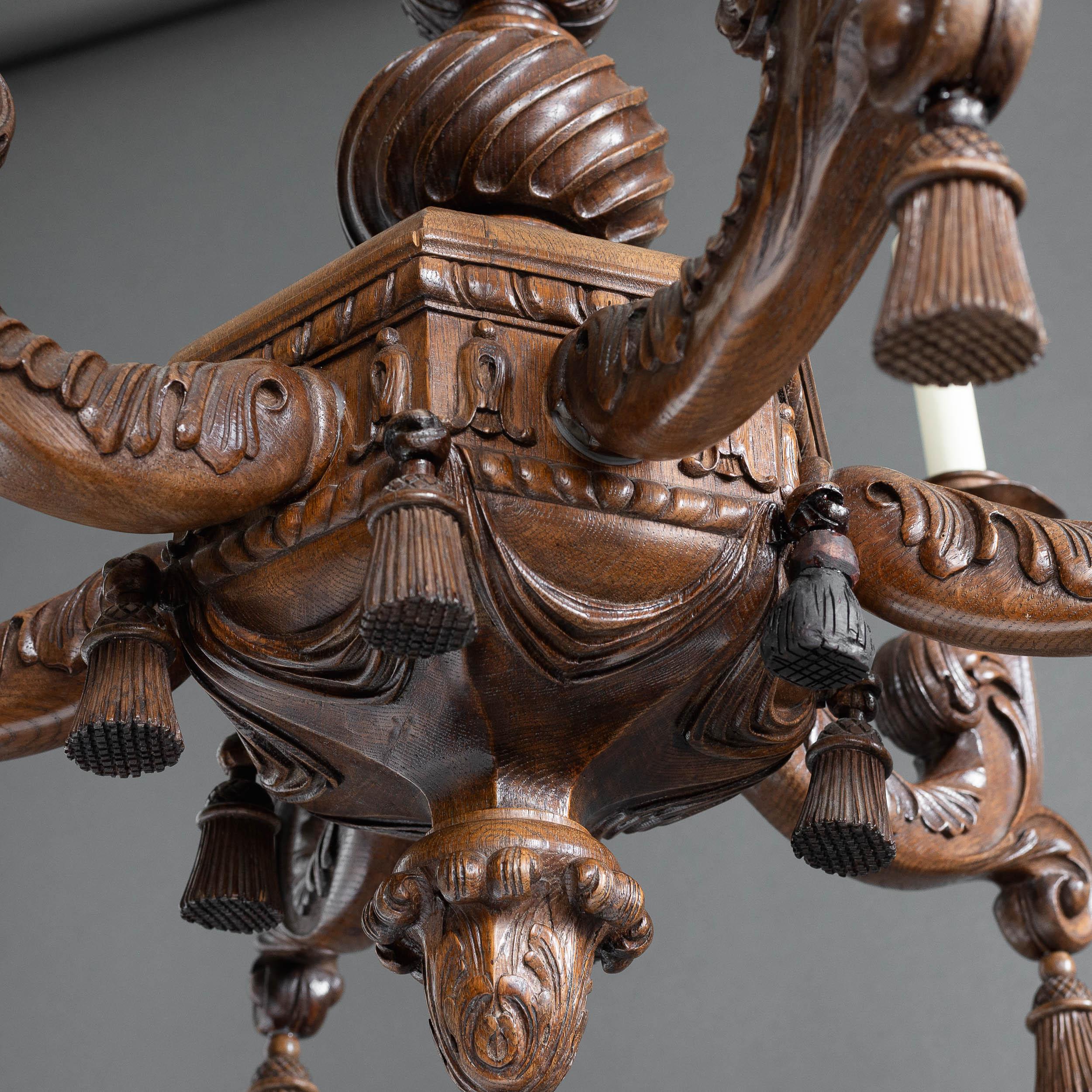XX secolo Coppia di lampadari edoardiani intagliati in Oak in stile barocco in vendita