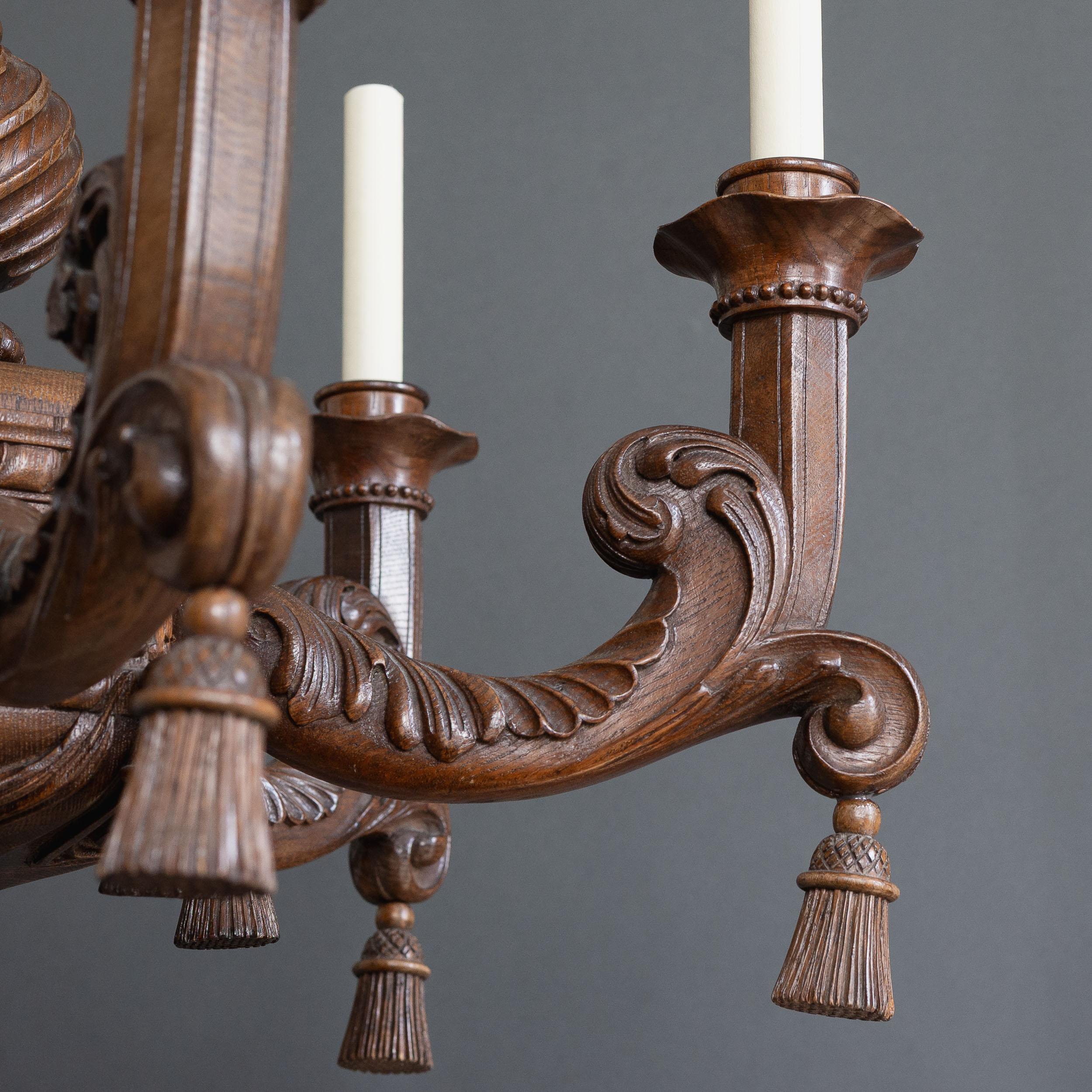 Coppia di lampadari edoardiani intagliati in Oak in stile barocco in vendita 2