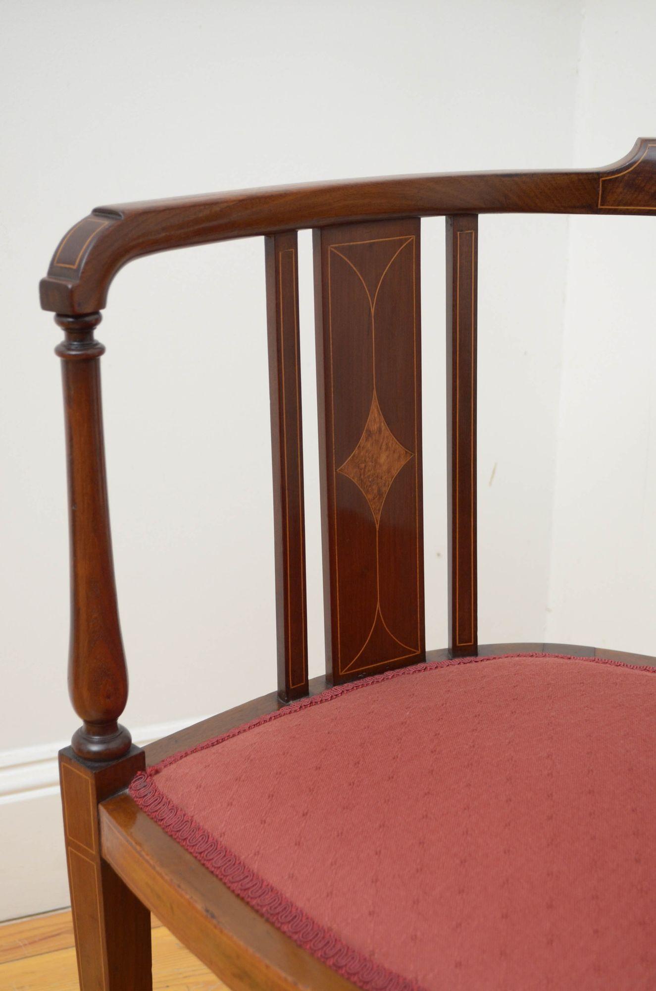 20th Century Pair of Edwardian Chairs in Mahogany