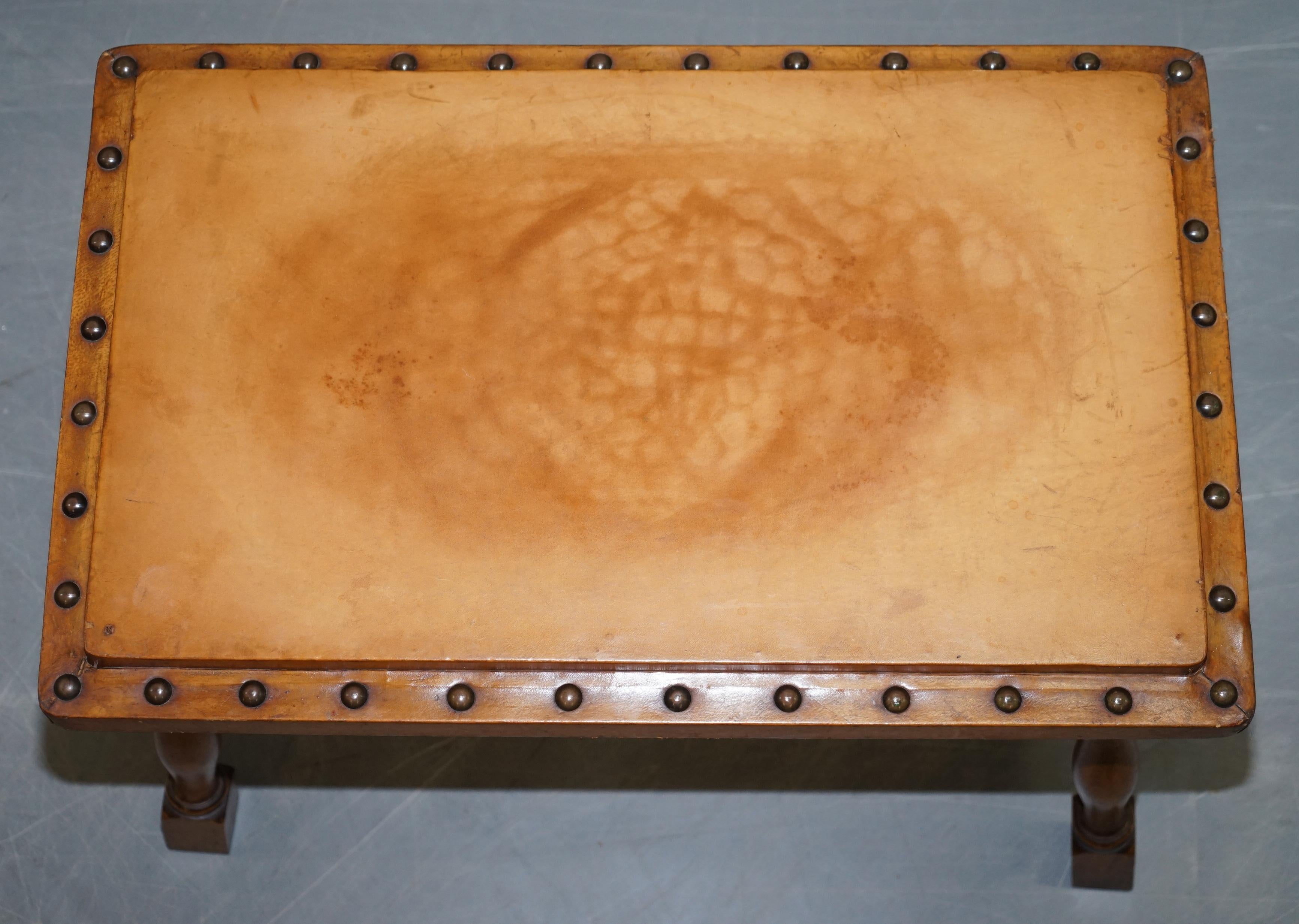 20th Century Pair of Edwardian circa 1910 English Oak and Leather Large Side Tables Studded