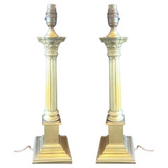 Paar edwardianische korinthische Bronze-Säulen-Tischlampen