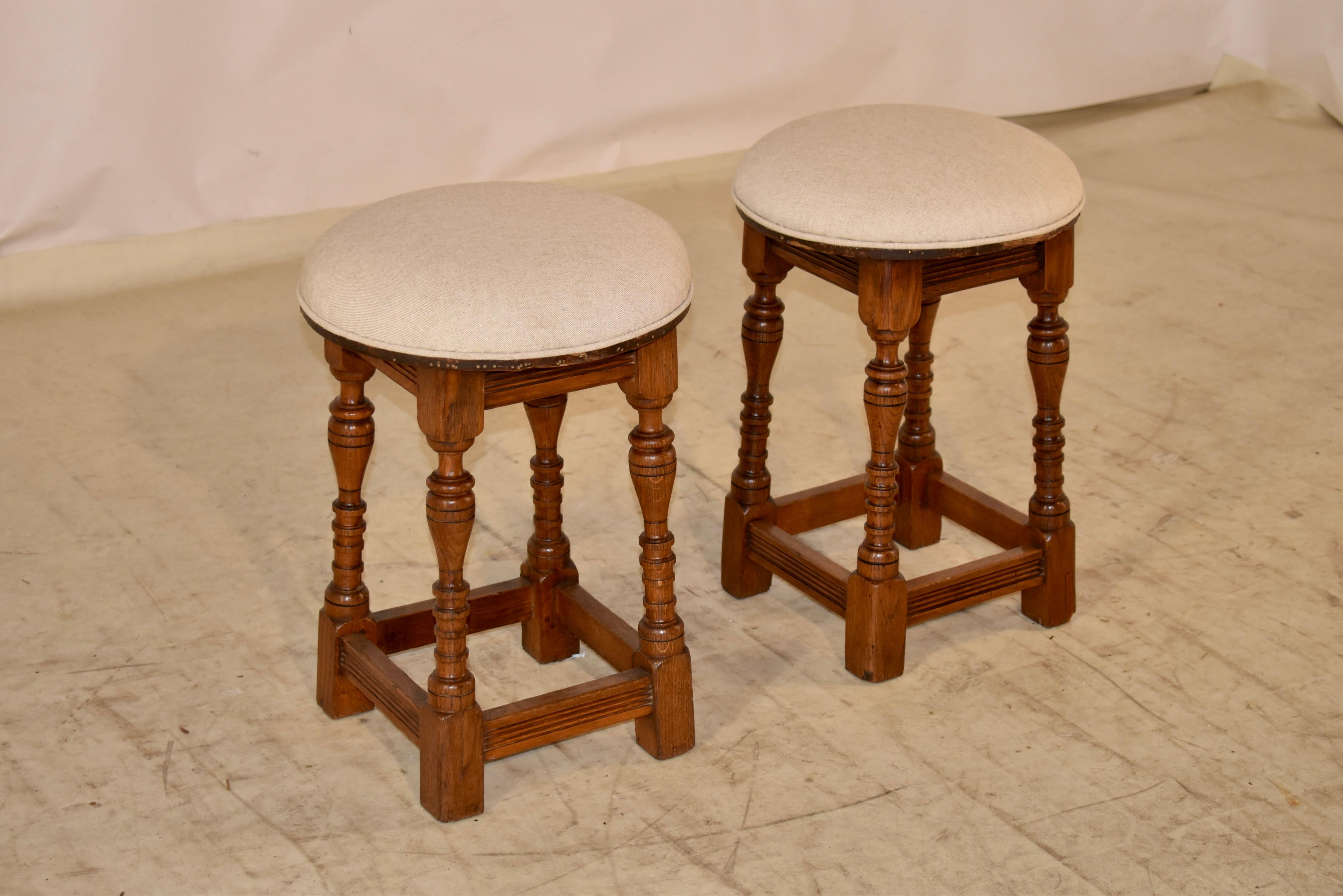 Turned Pair of Edwardian English Upholstered Stools For Sale