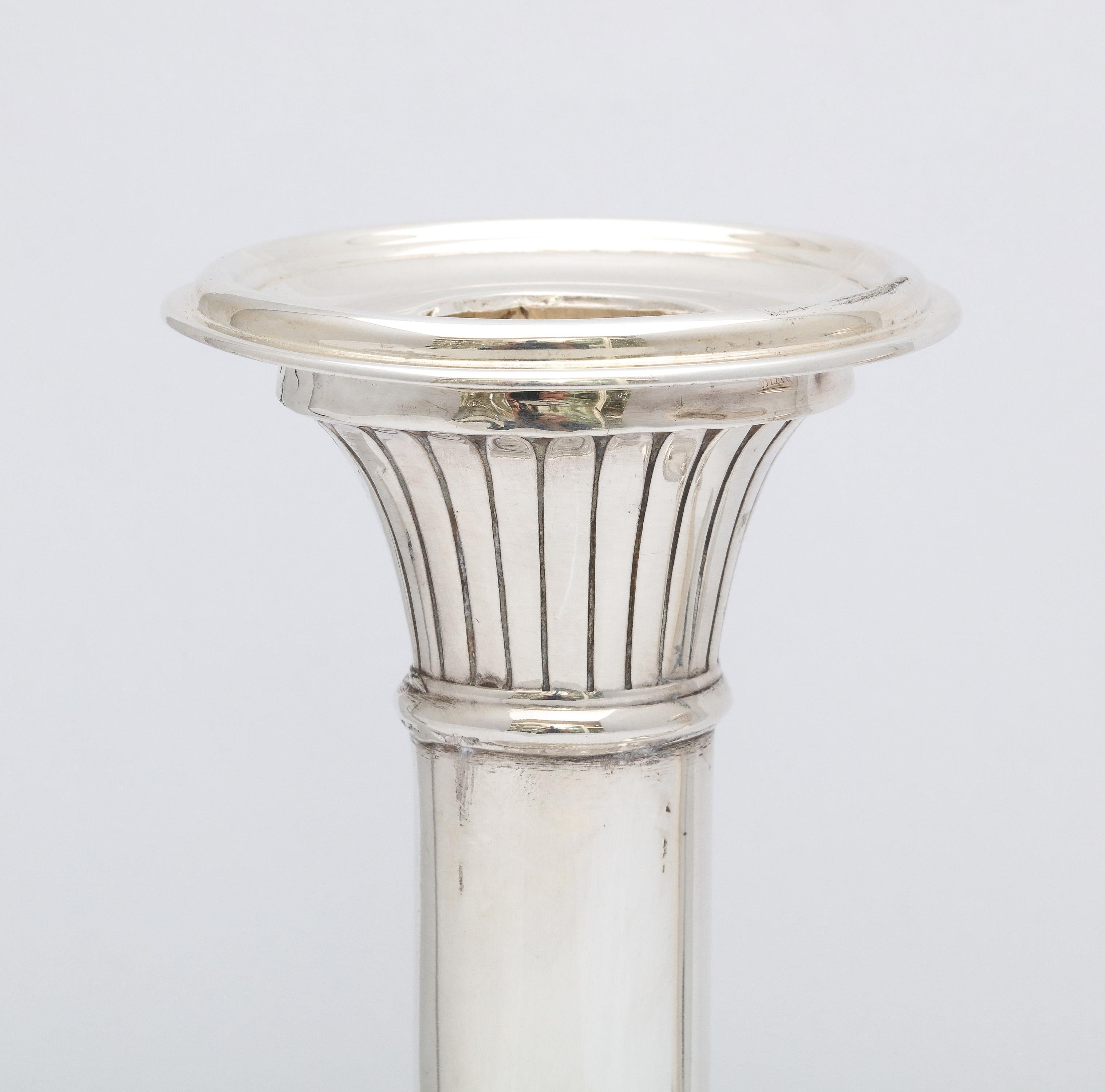 Early 20th Century Pair of Edwardian George III-Style Sterling Silver Candlesticks, Mappin & Webb