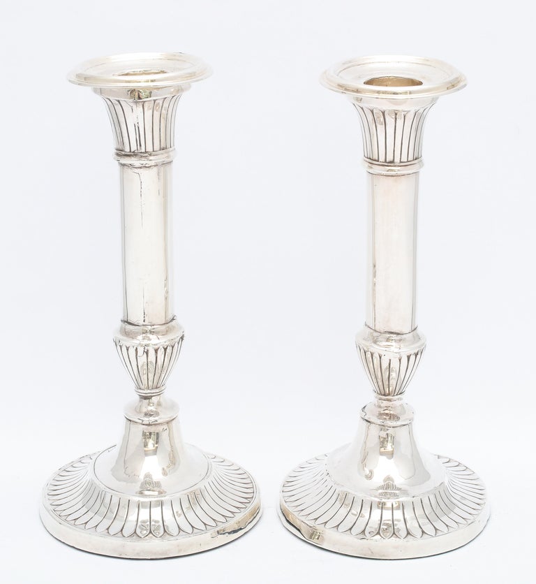 Pair of Edwardian George III-Style Sterling Silver Candlesticks, Mappin & Webb For Sale 2