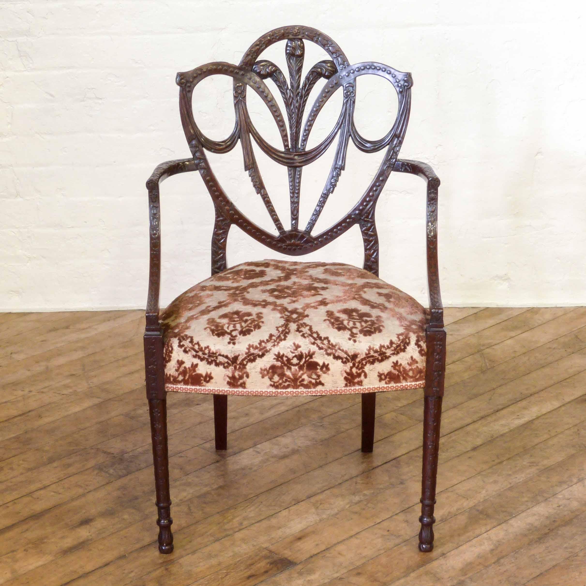 Paar edwardianische Mahagoni-Sessel im Hepplewhite-Stil (Englisch) im Angebot