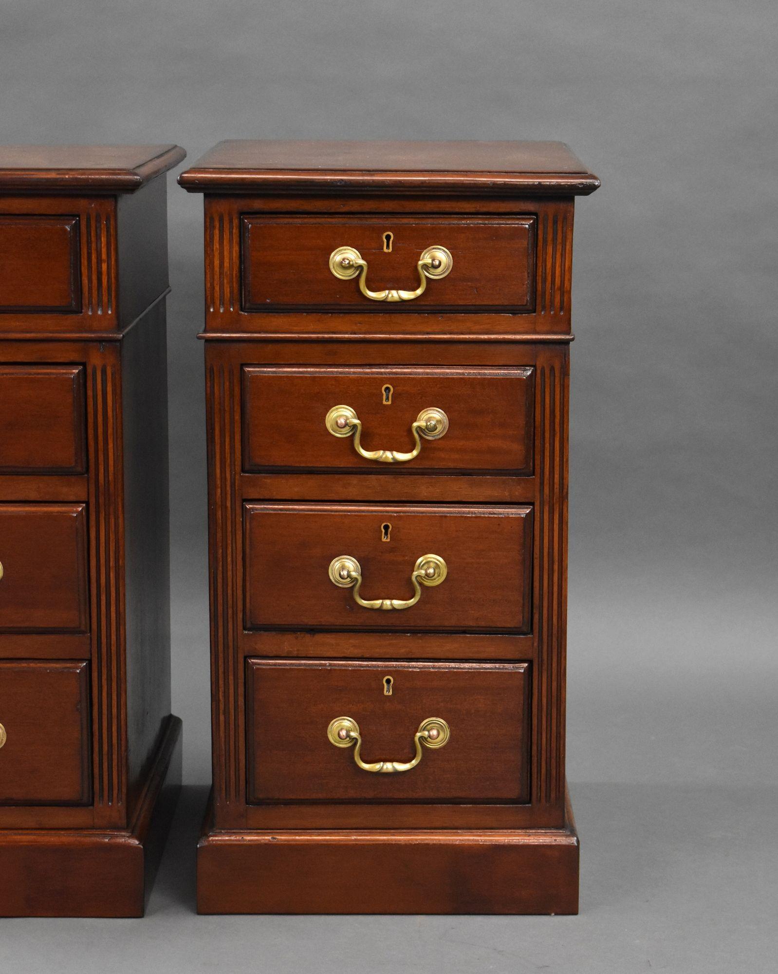 20th Century Pair of Edwardian Mahogany Bedside Chests