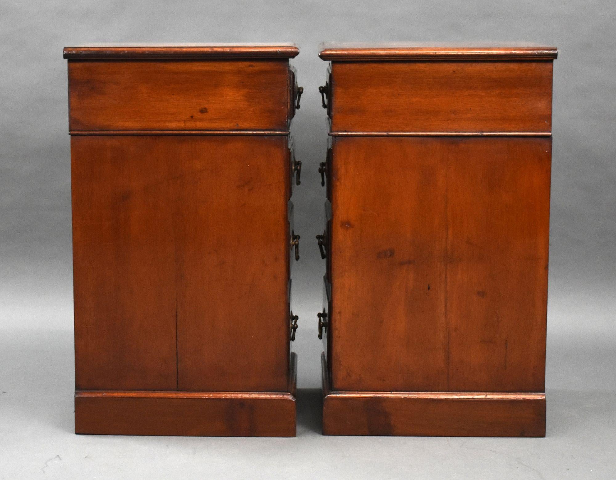 Pair of Edwardian Mahogany Bedside Chests For Sale 1