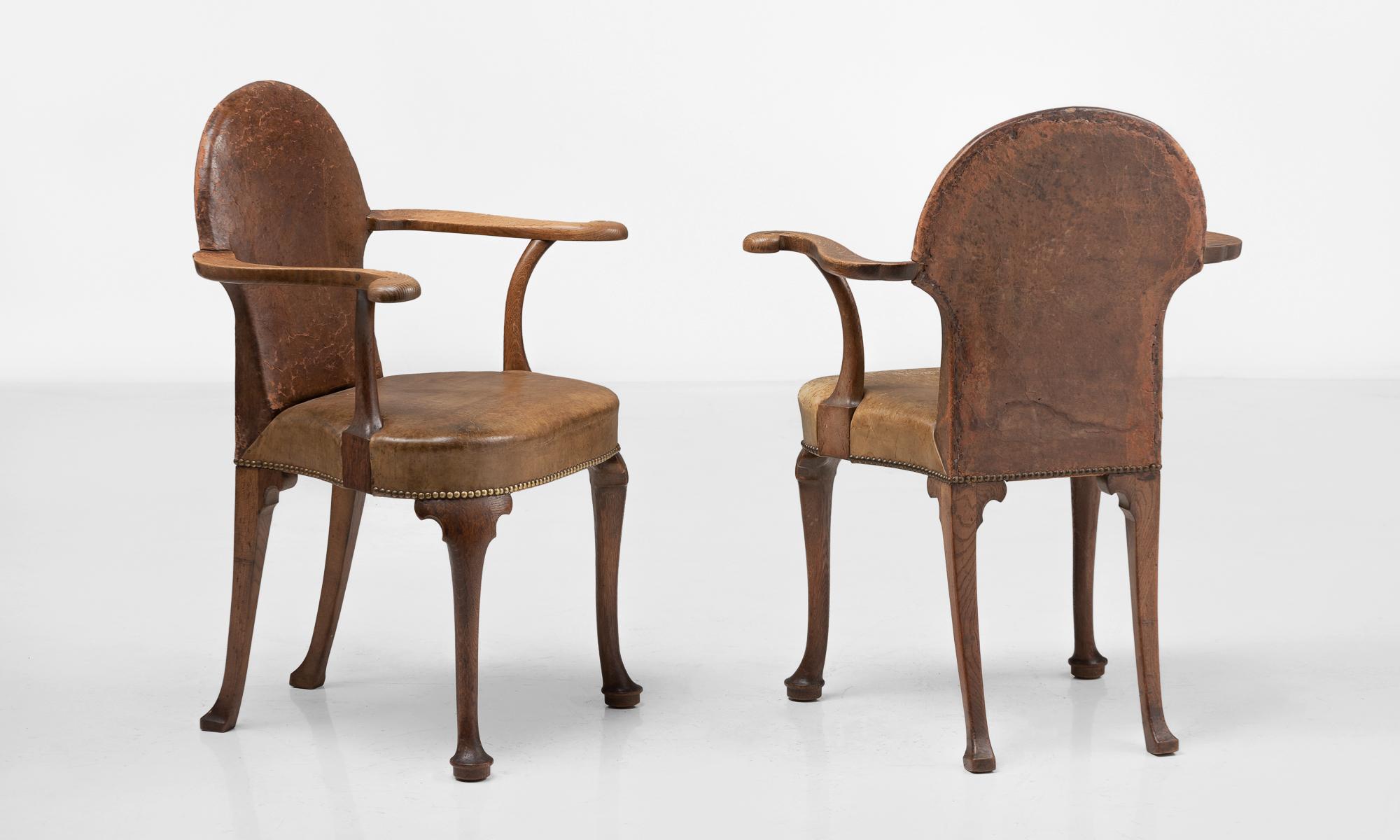 English Pair of Edwardian Oak and Leather Armchairs, England, circa 1900