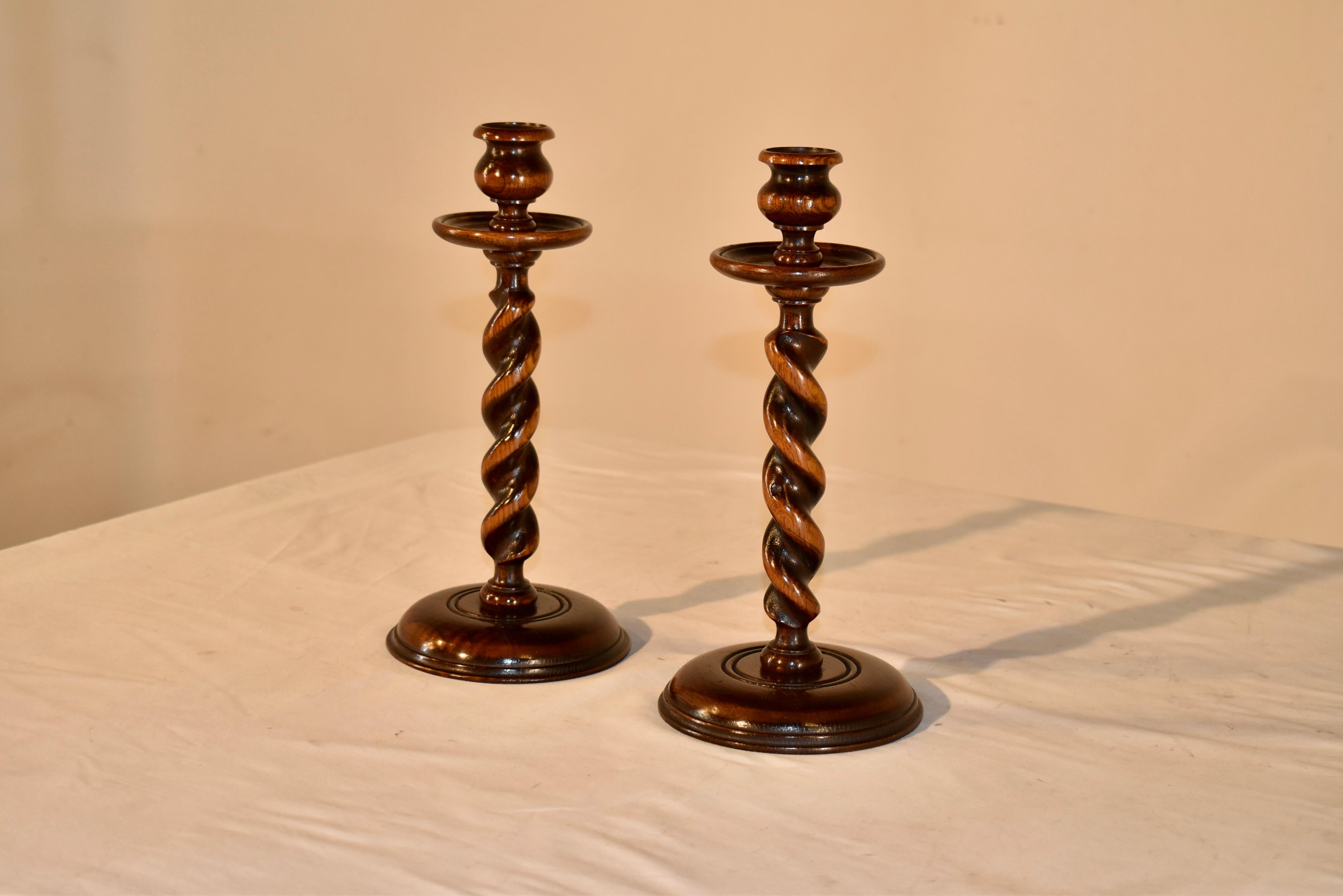 Edoardiano Coppia di candelabri edoardiani in Oak, CIRCA 1900 in vendita