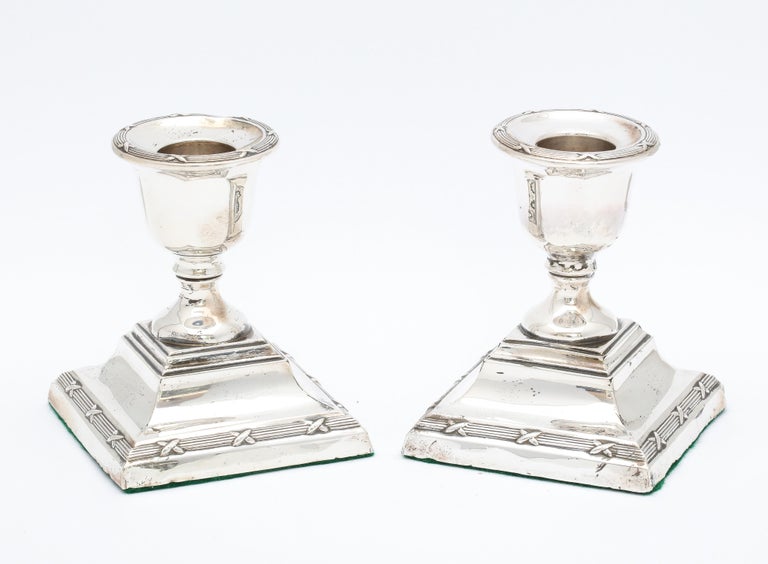 English Pair of Edwardian Period Sterling Silver Adams-Style Candlesticks For Sale
